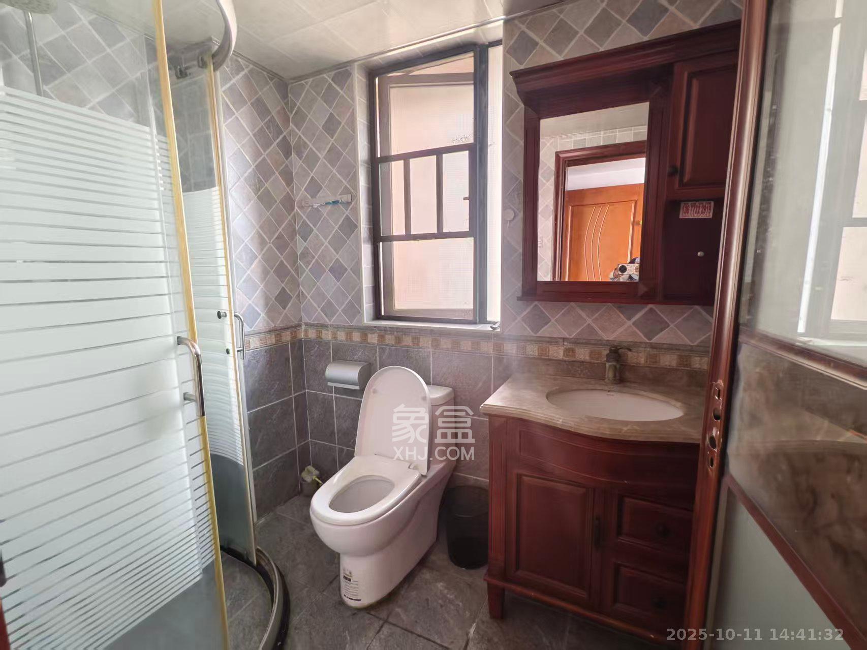 盛地尊域  4室2厅2卫    1900.0元/月室内图