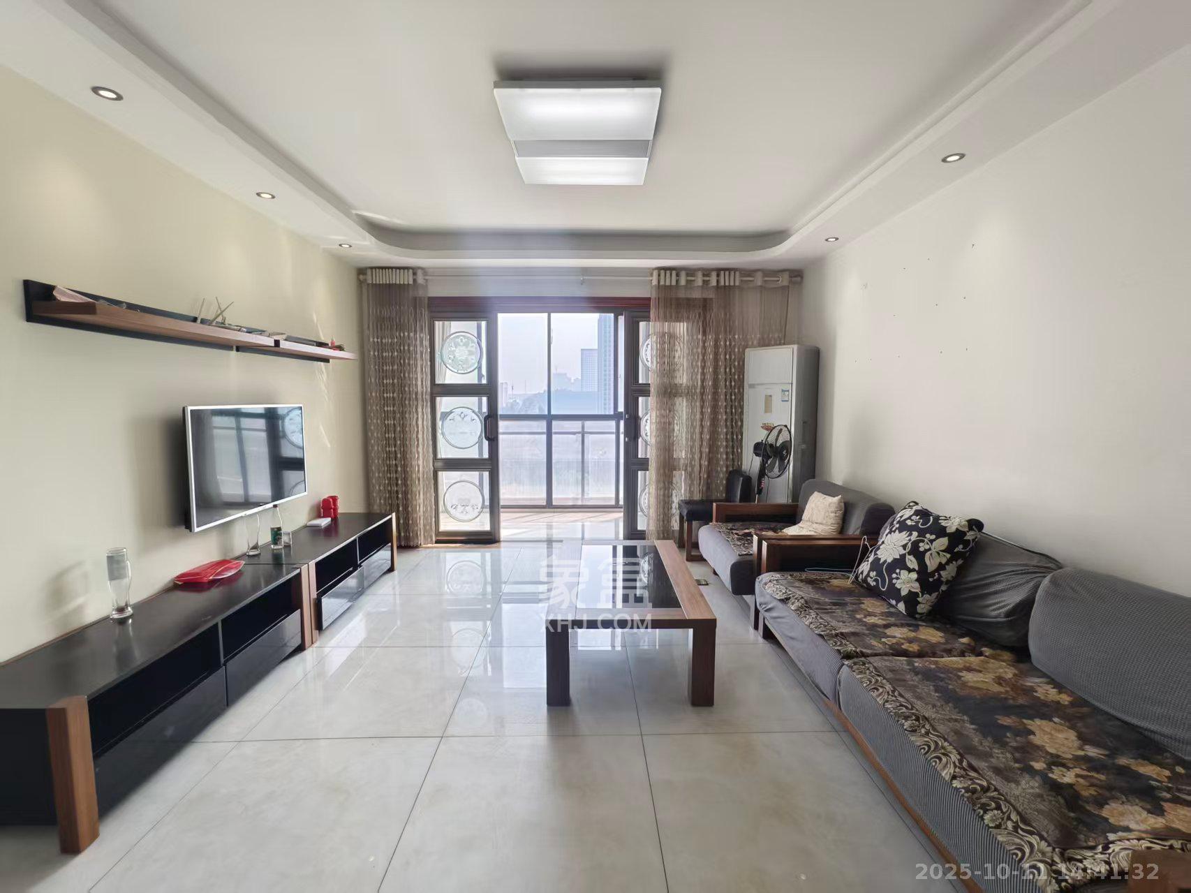 盛地尊域 4室2厅2卫 1900.0元/月 盛地尊域 4室2厅2卫 1900.0元/月室内图