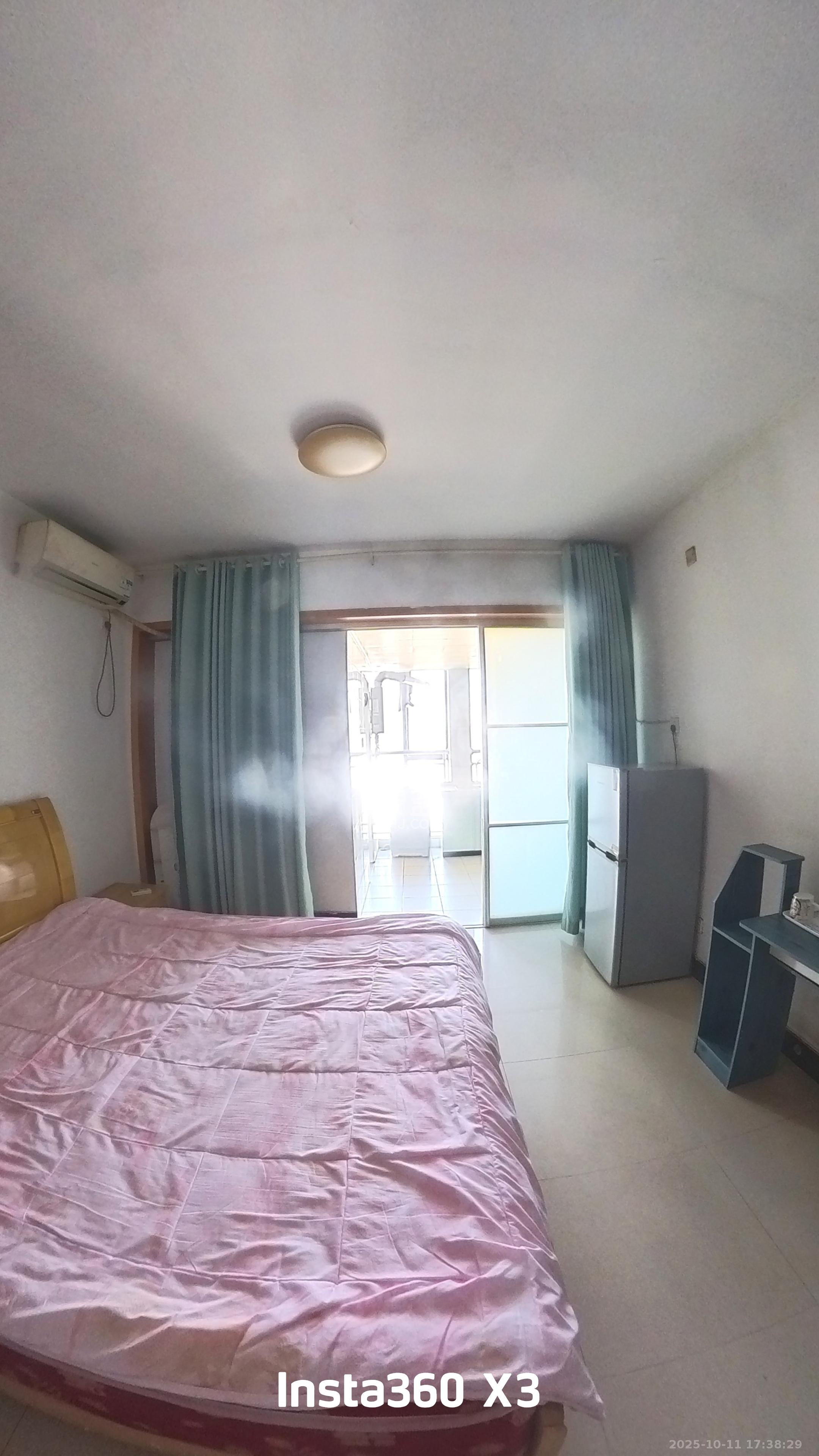 东一国际  1室1厅1卫    1700.0元/月