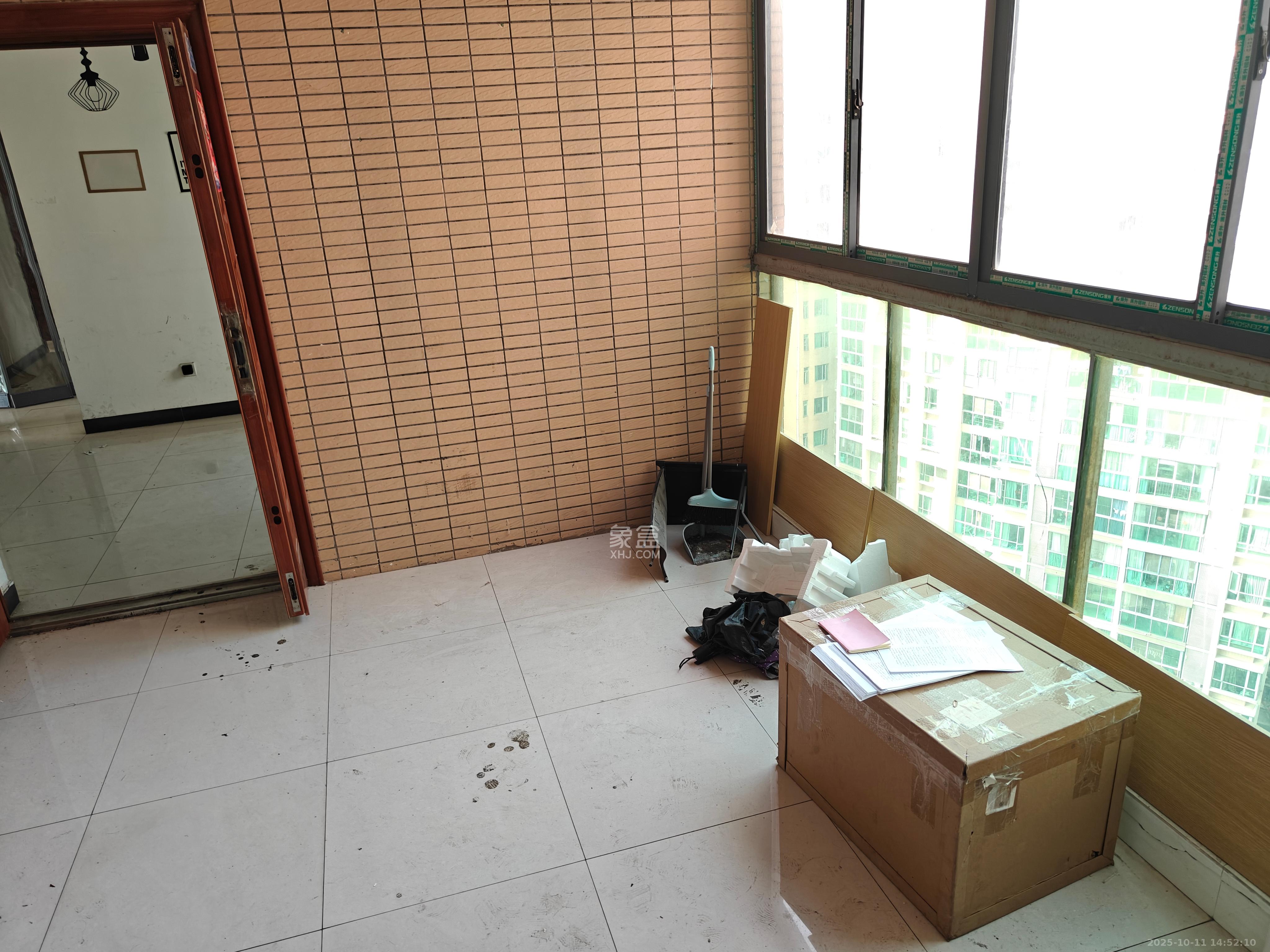 新城新世界一二三期  4室2厅2卫    3000.0元/月 新城新世界一二三期  4室2厅2卫    3000.0元/月室内图