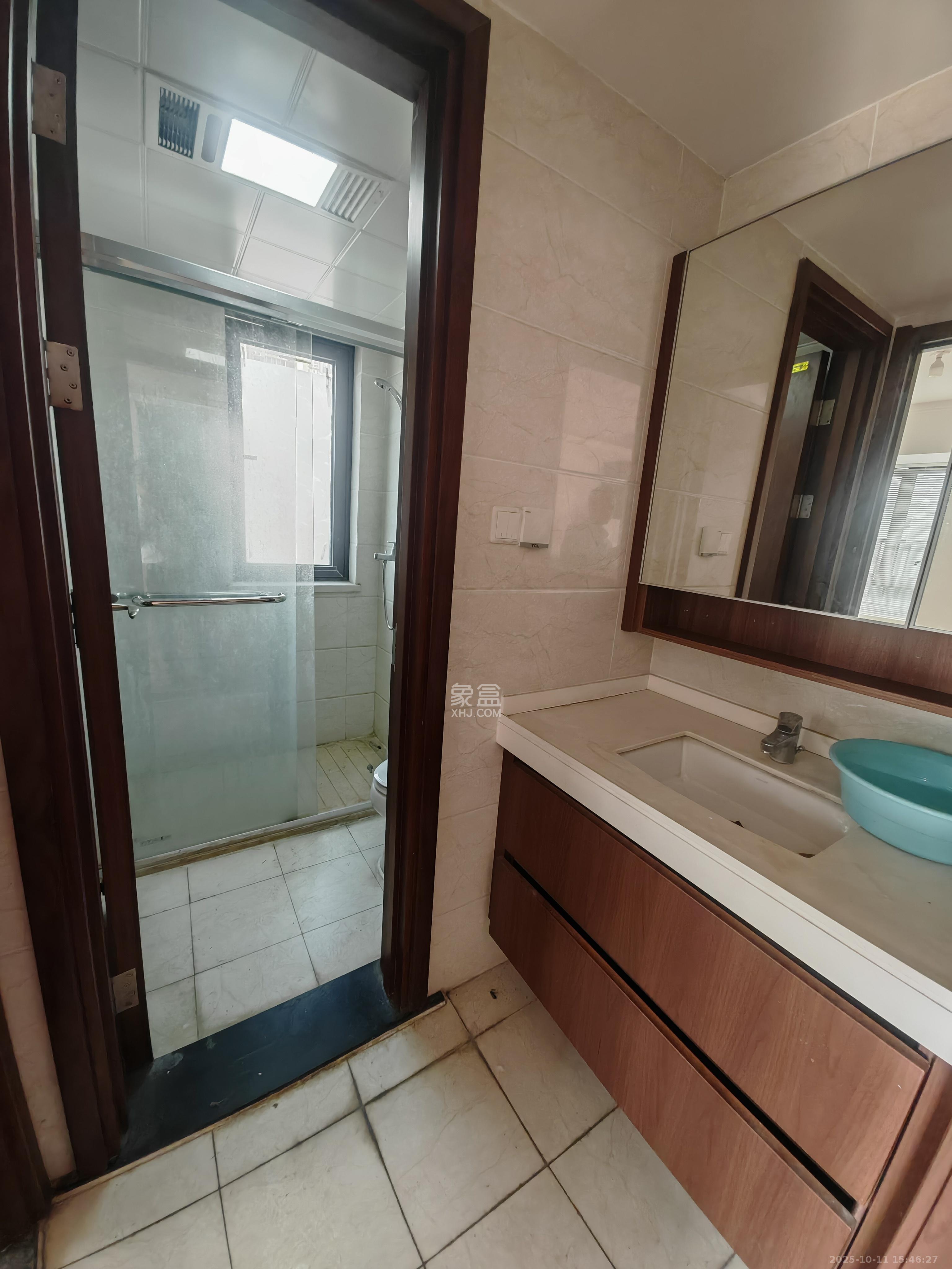 龙湖水晶郦城 3室2厅2卫 3500.0元/月 龙湖水晶郦城 3室2厅2卫 3500.0元/月室内图