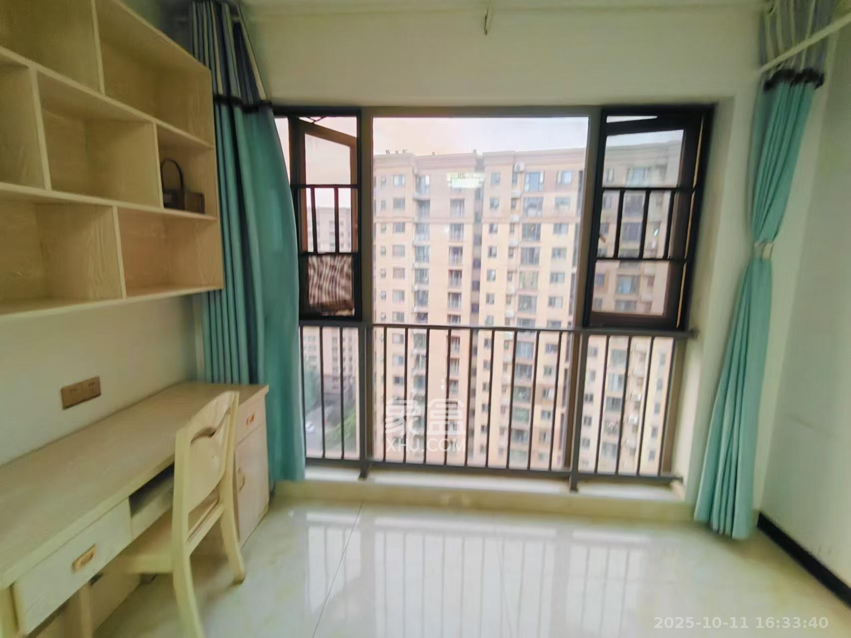 怡海星城  3室2厅2卫    2000.0元/月室内图