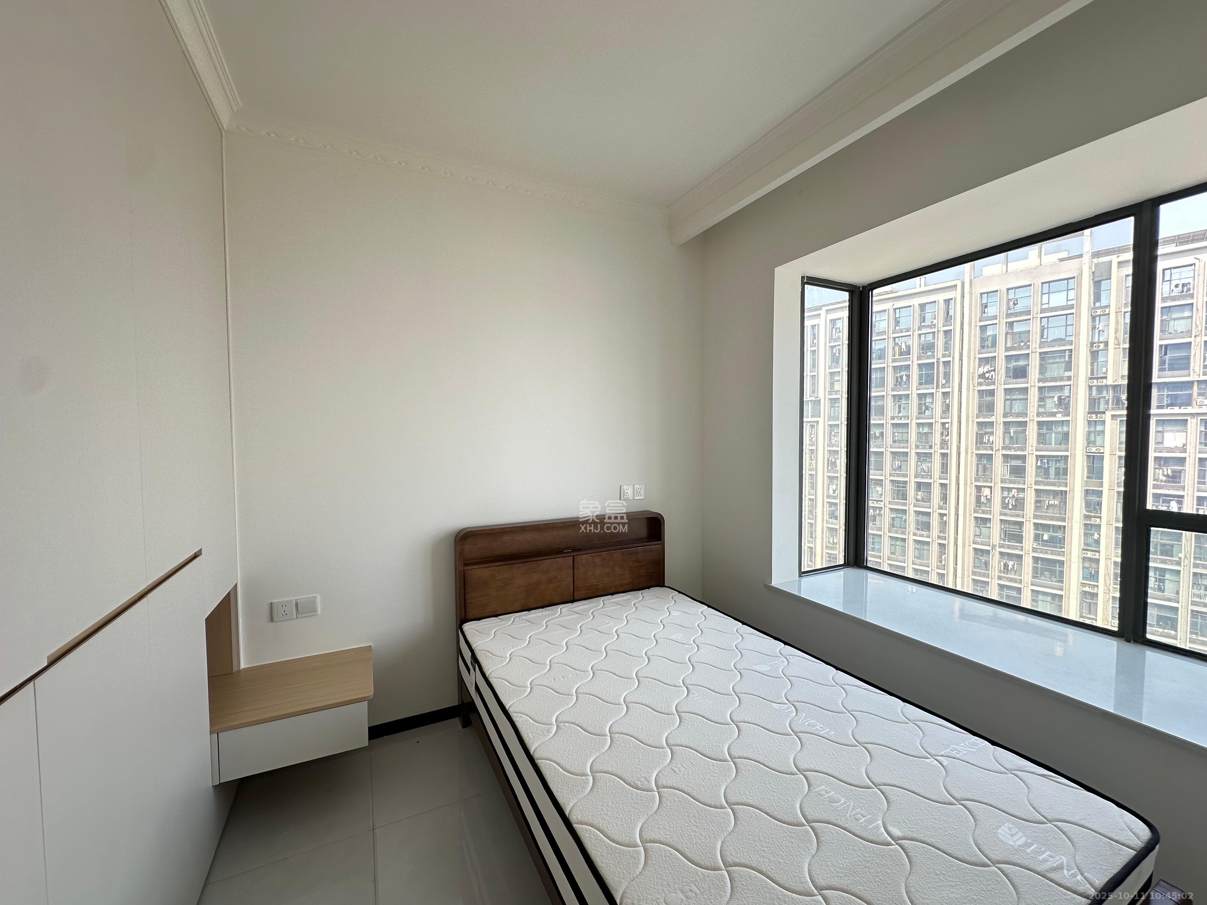 岭福家苑(天心佳苑) 3室2厅2卫 3300.0元/月 岭福家苑(天心佳苑) 3室2厅2卫 3300.0元/月室内图