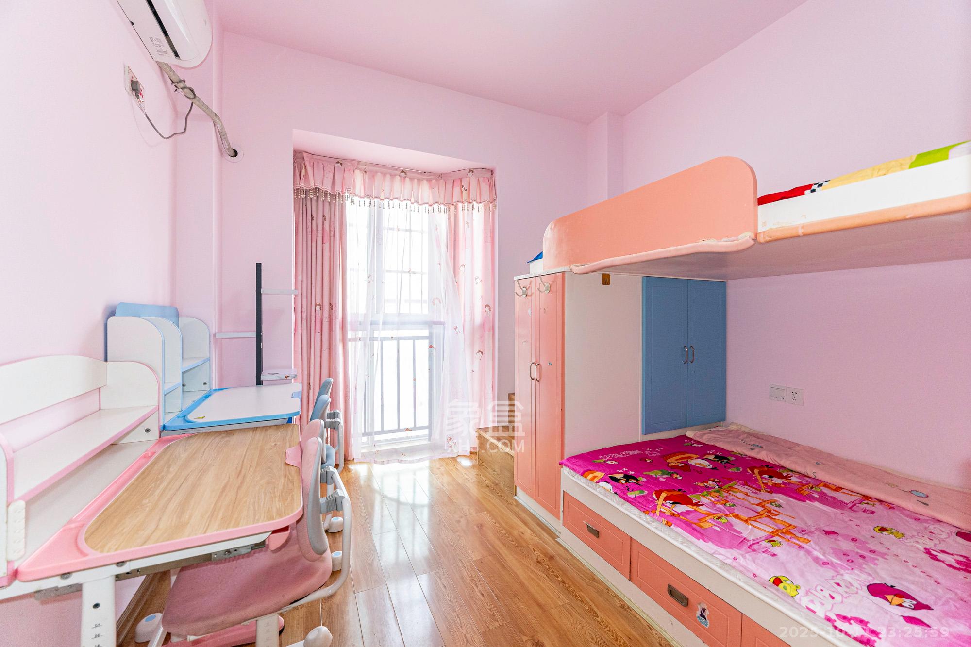 幸福洋房 4室2厅2卫 79.8万 幸福洋房 4室2厅2卫 79.8万卧室