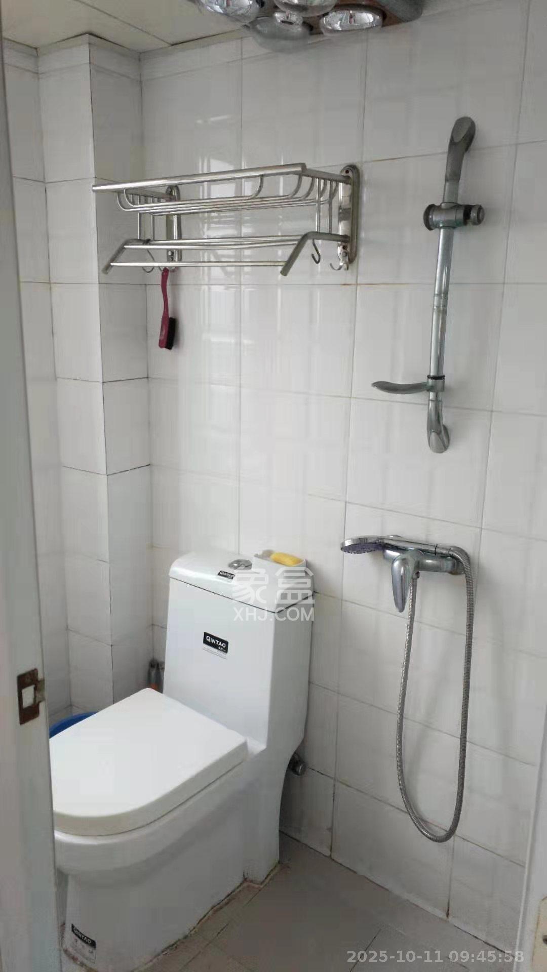 白沙晶城  1室1厅1卫    2000.0元/月室内图