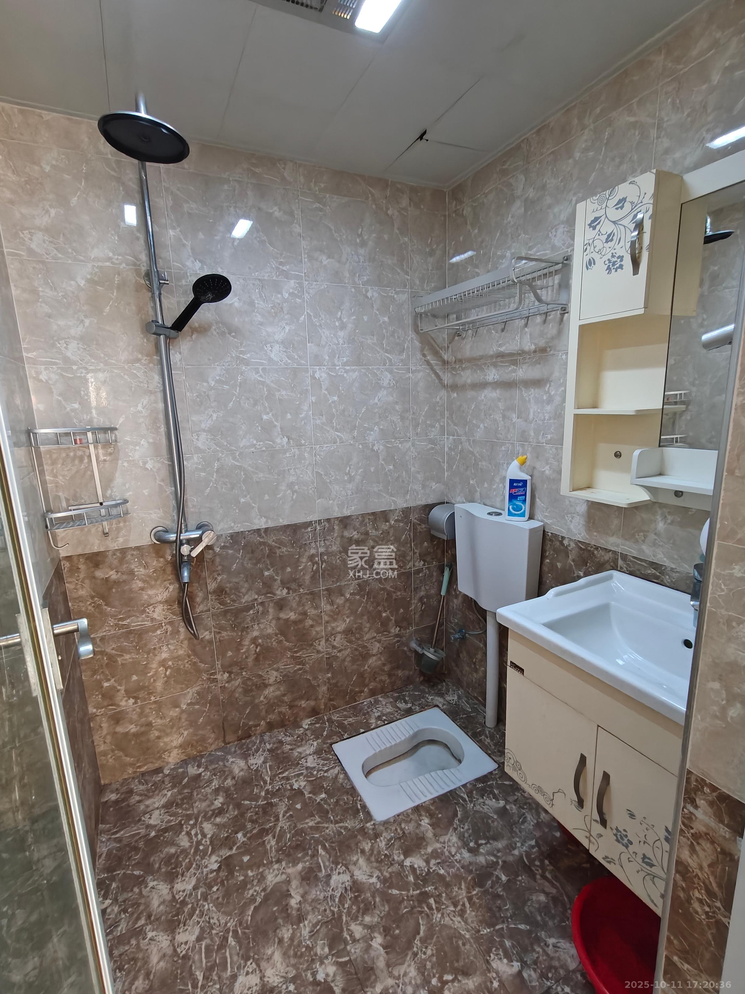 兰亭湾畔 2室2厅1卫 2800.0元/月 兰亭湾畔 2室2厅1卫 2800.0元/月室内图