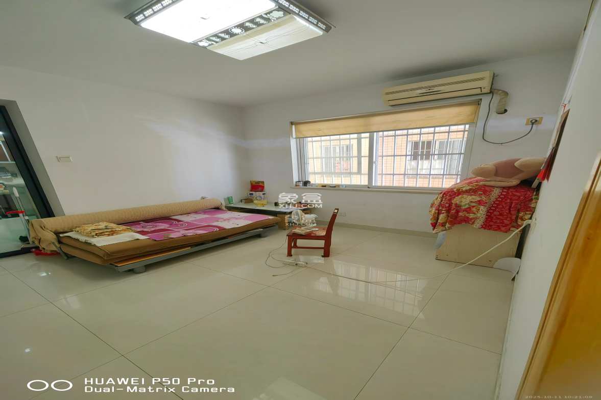 圣力华苑 1室1厅1卫 1150.0元/月 圣力华苑 1室1厅1卫 1150.0元/月室内图