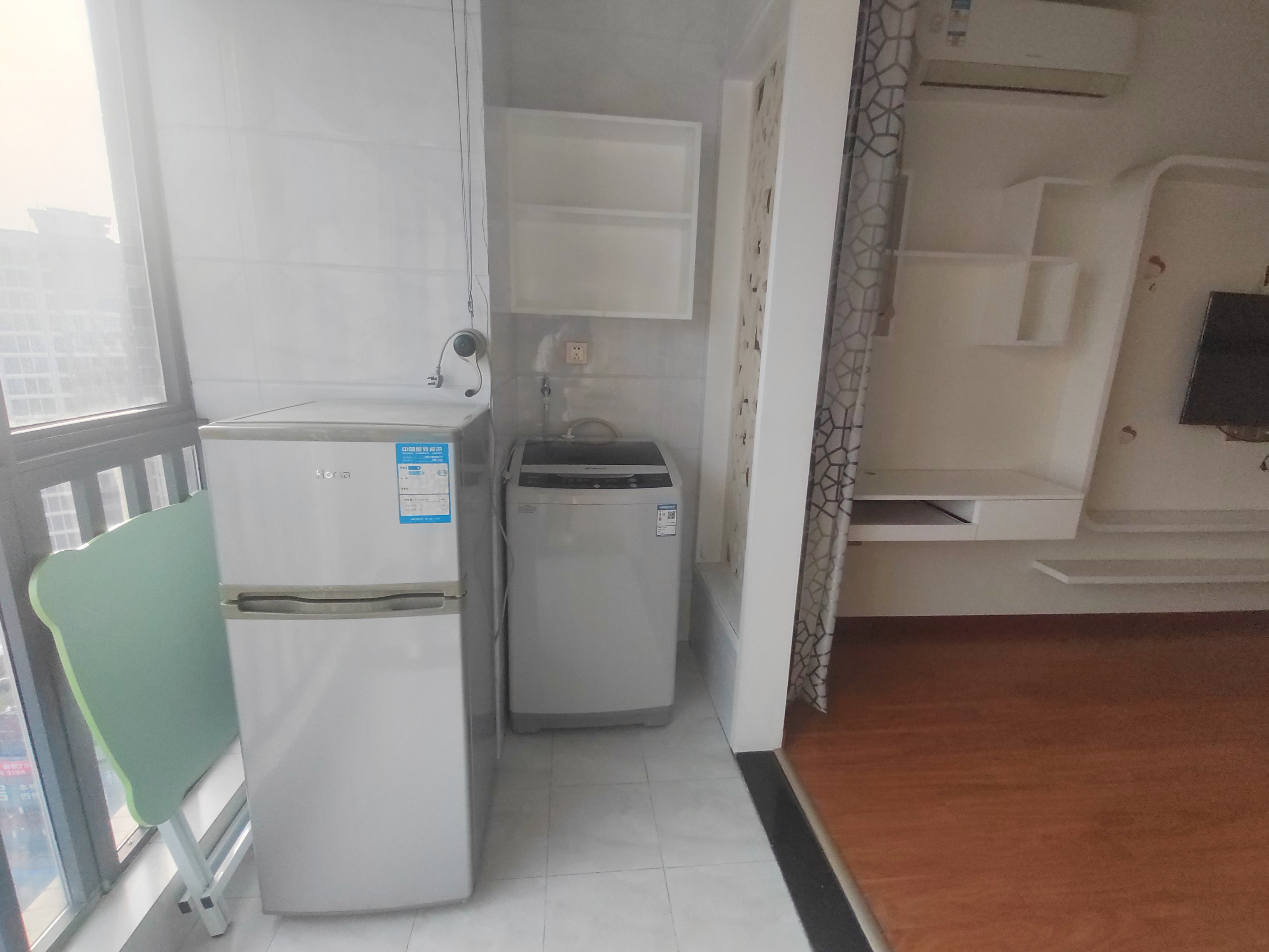 逸臣中央 1室1厅1卫 1500.0元/月 逸臣中央 1室1厅1卫 1500.0元/月室内图