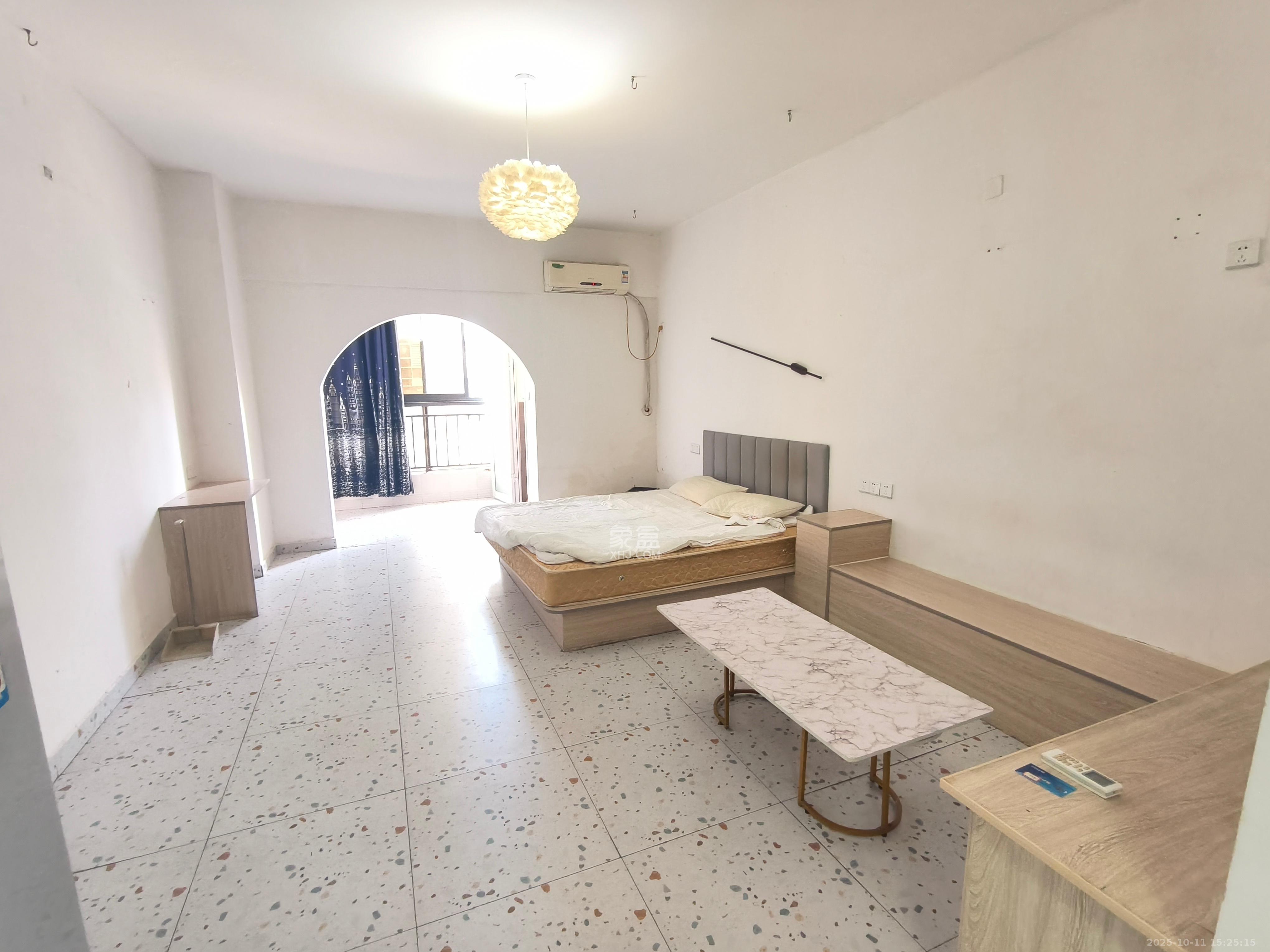 七彩丽都  1室1厅1卫    2000.0元/月室内图