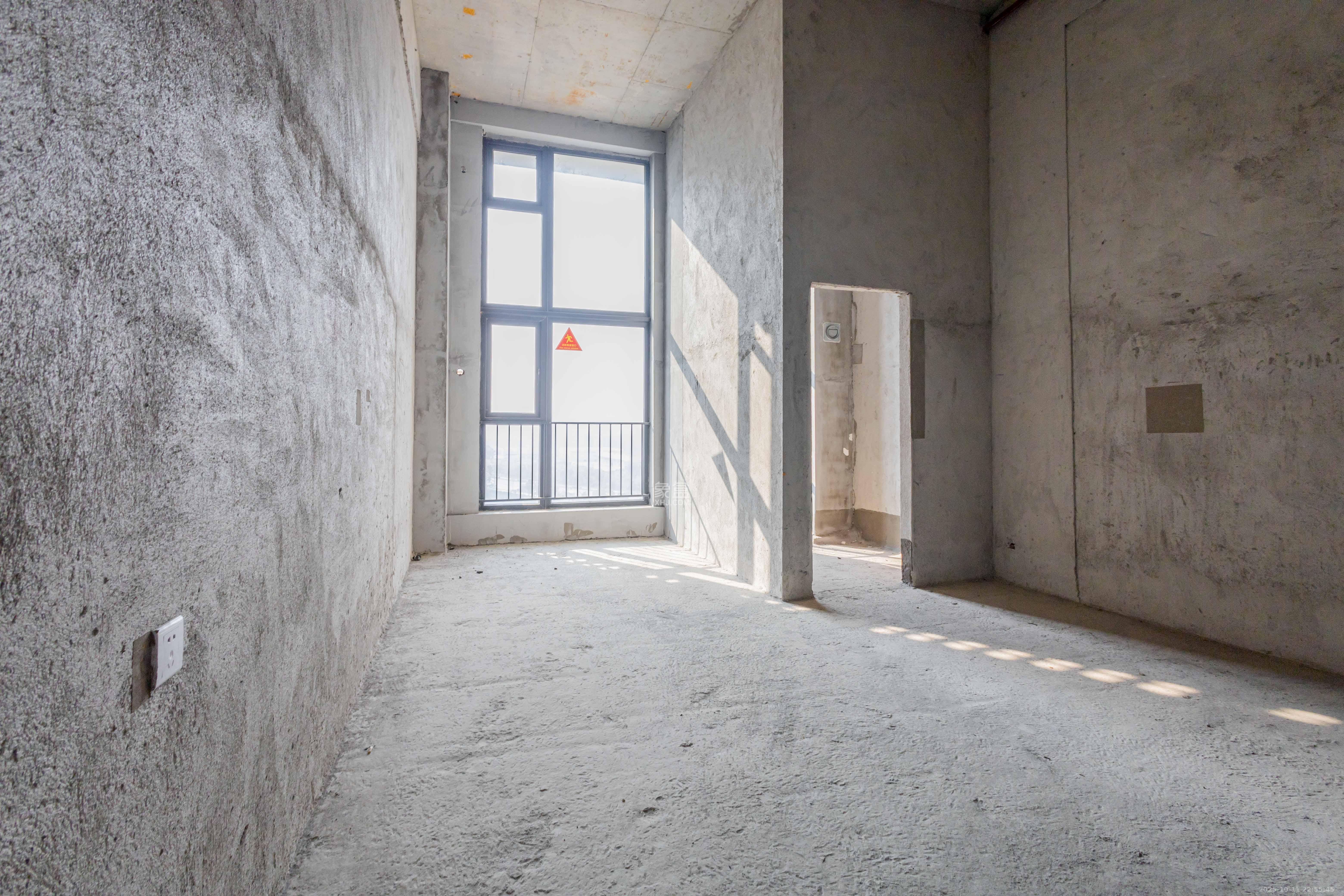 华远碧桂园海蓝城  1室1厅1卫    30.8万客厅