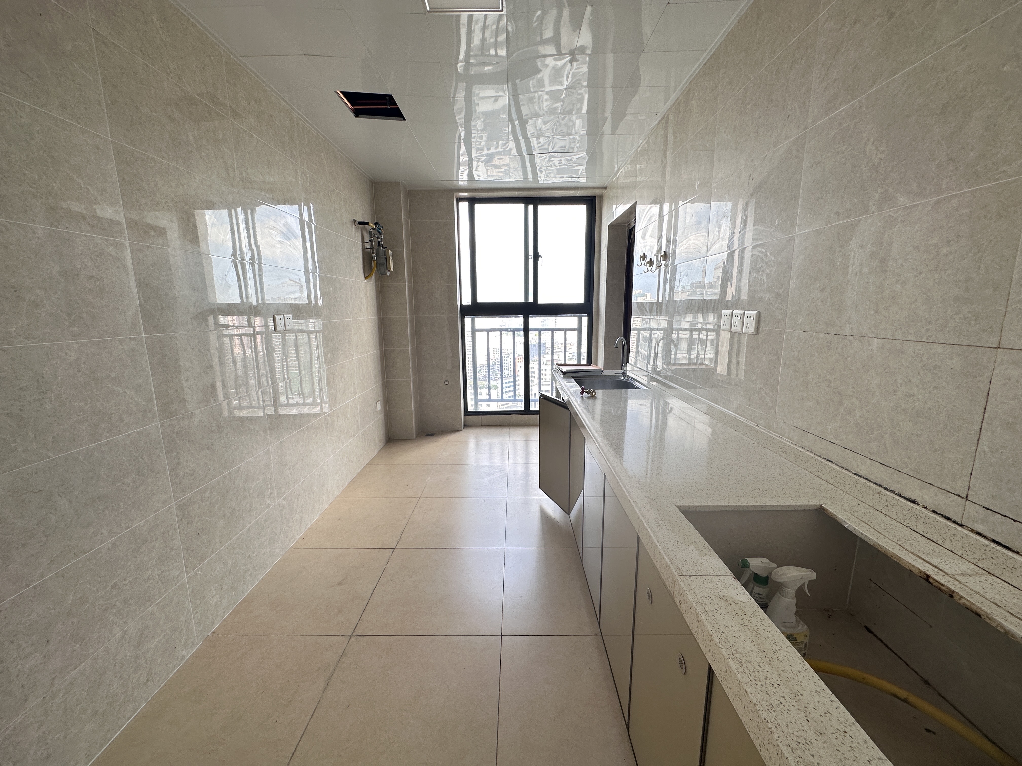 海航豪庭北苑  7室2厅4卫    13000.0元/月室内图