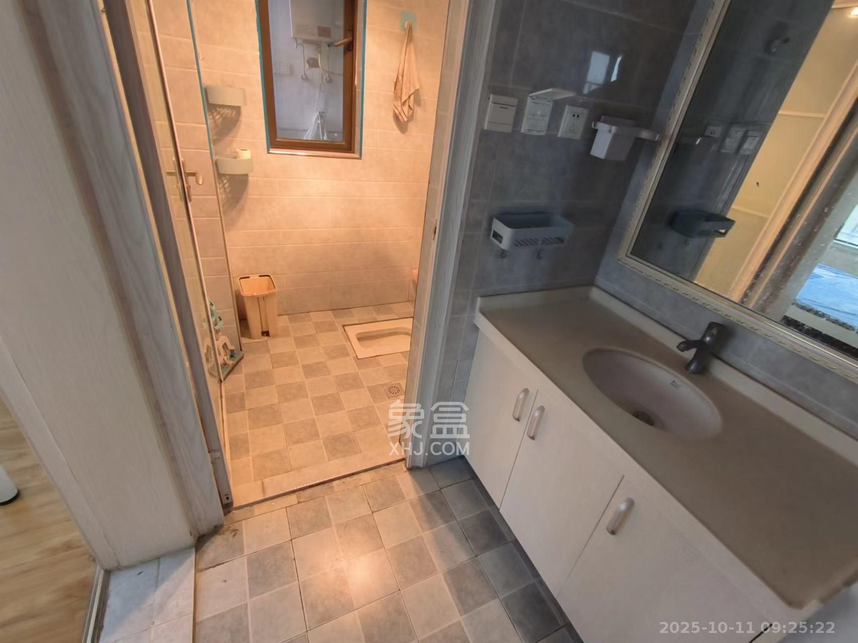 华润橡树湾  3室2厅1卫    2000.0元/月室内图