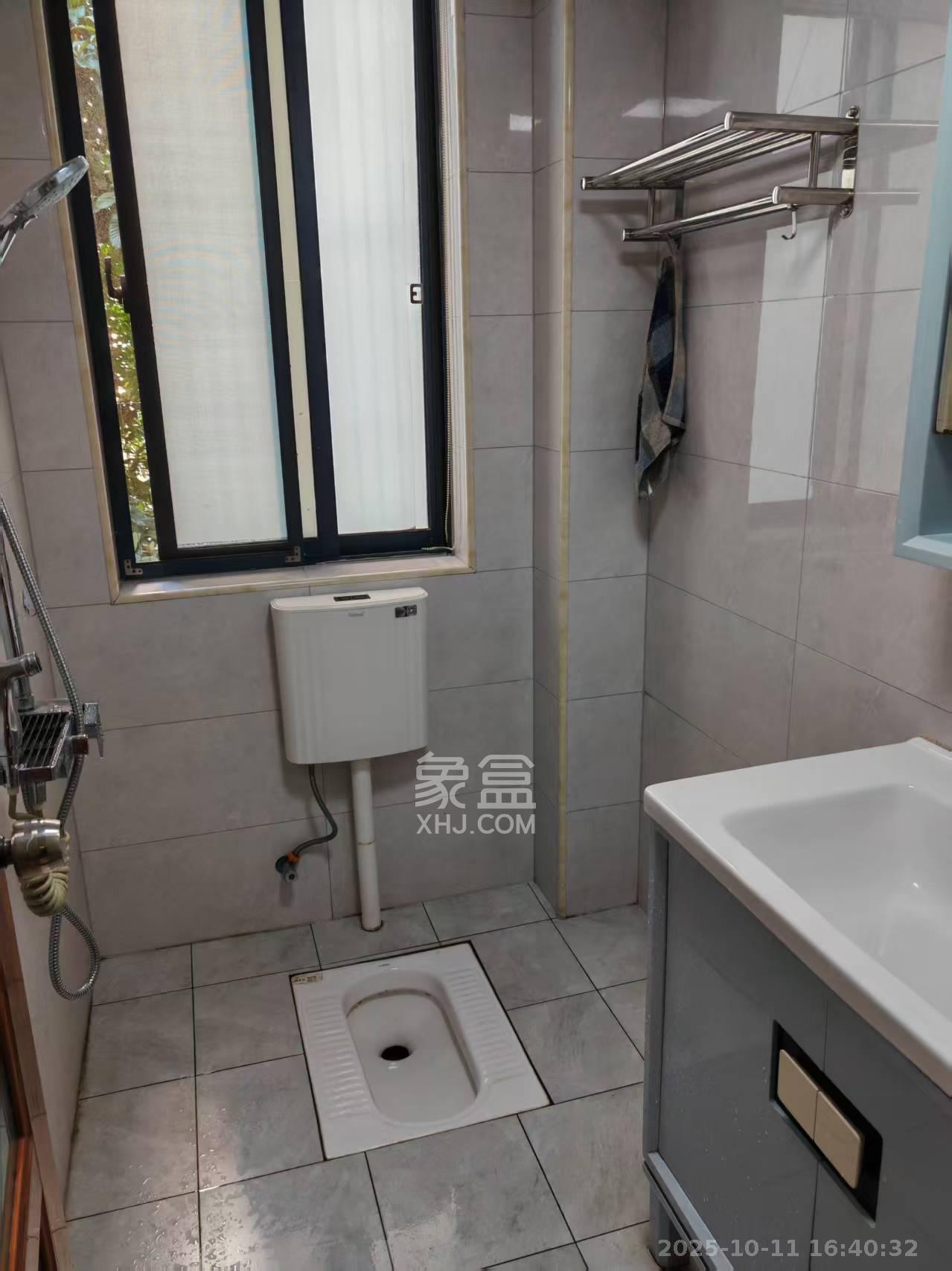 钱隆学府一、二期 2室2厅1卫 1800.0元/月 钱隆学府一、二期 2室2厅1卫 1800.0元/月室内图