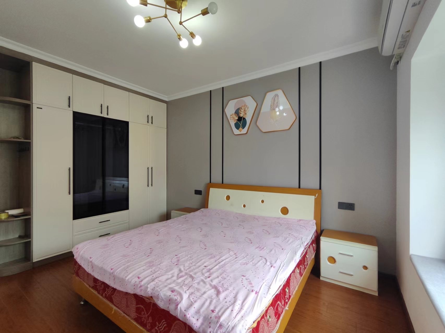 碧桂园豪园 4室2厅2卫 2600.0元/月 碧桂园豪园 4室2厅2卫 2600.0元/月室内图