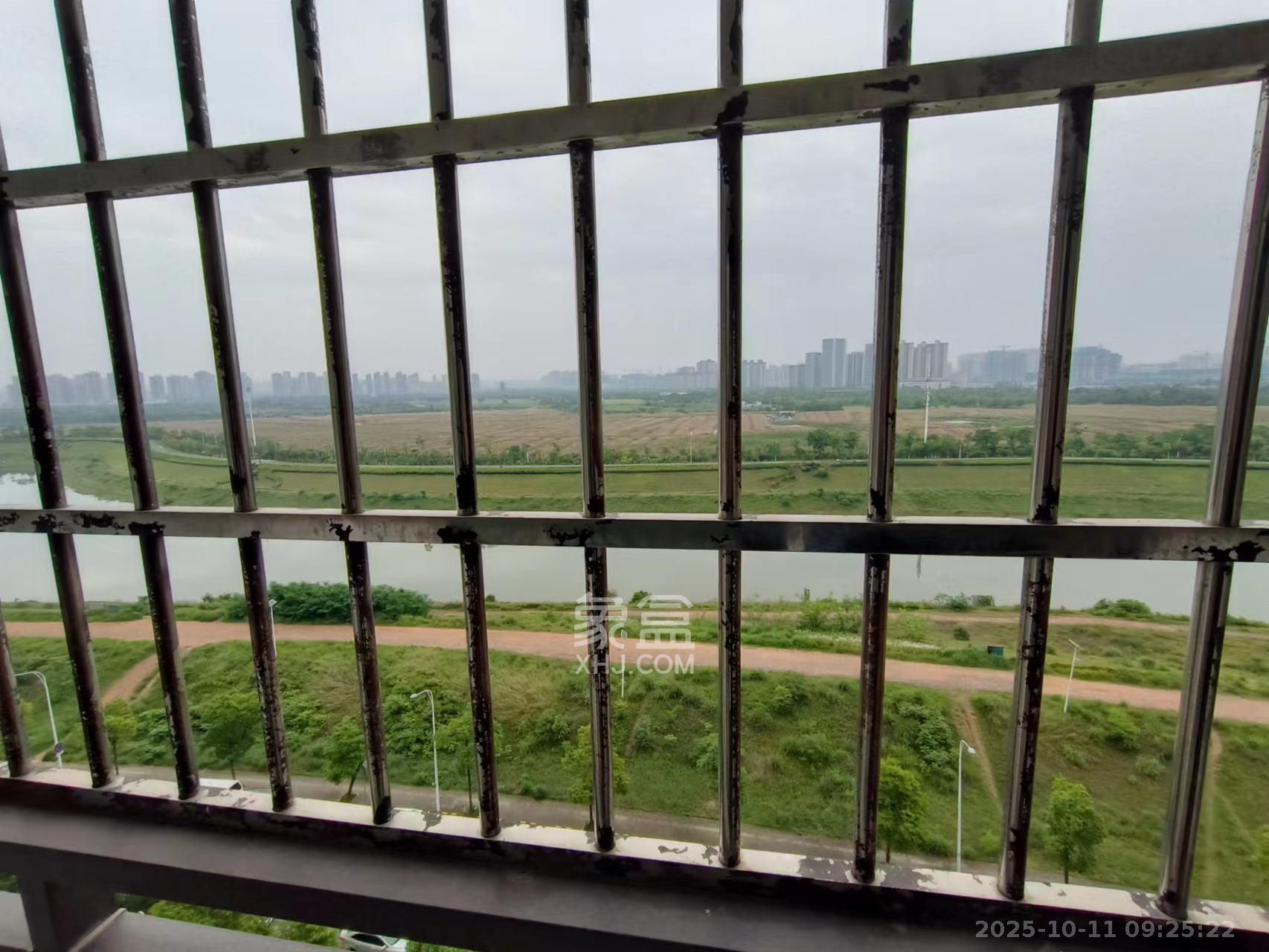 华润橡树湾 3室2厅1卫 2000.0元/月 华润橡树湾 3室2厅1卫 2000.0元/月室内图