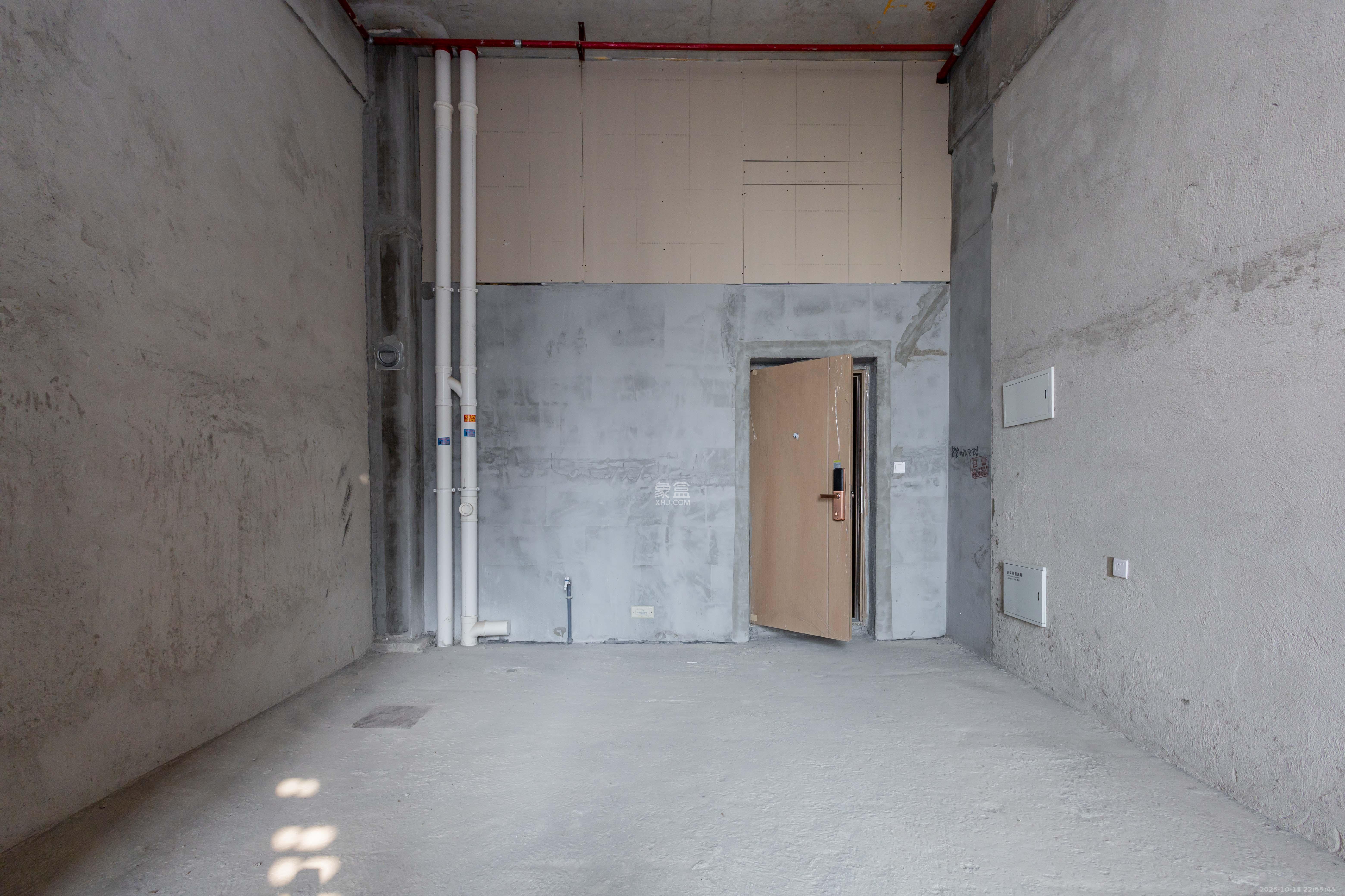 华远碧桂园海蓝城  1室1厅1卫    30.8万客厅