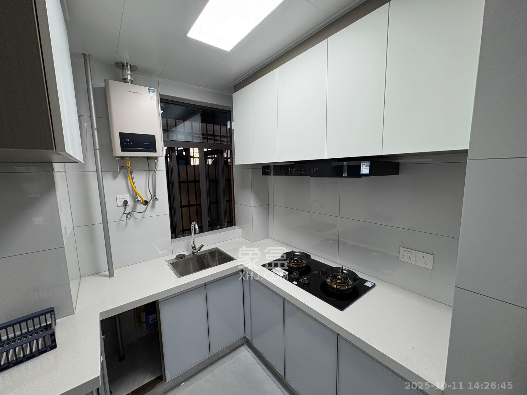 嘉雨兴园  2室1厅1卫    2600.0元/月 嘉雨兴园  2室1厅1卫    2600.0元/月室内图