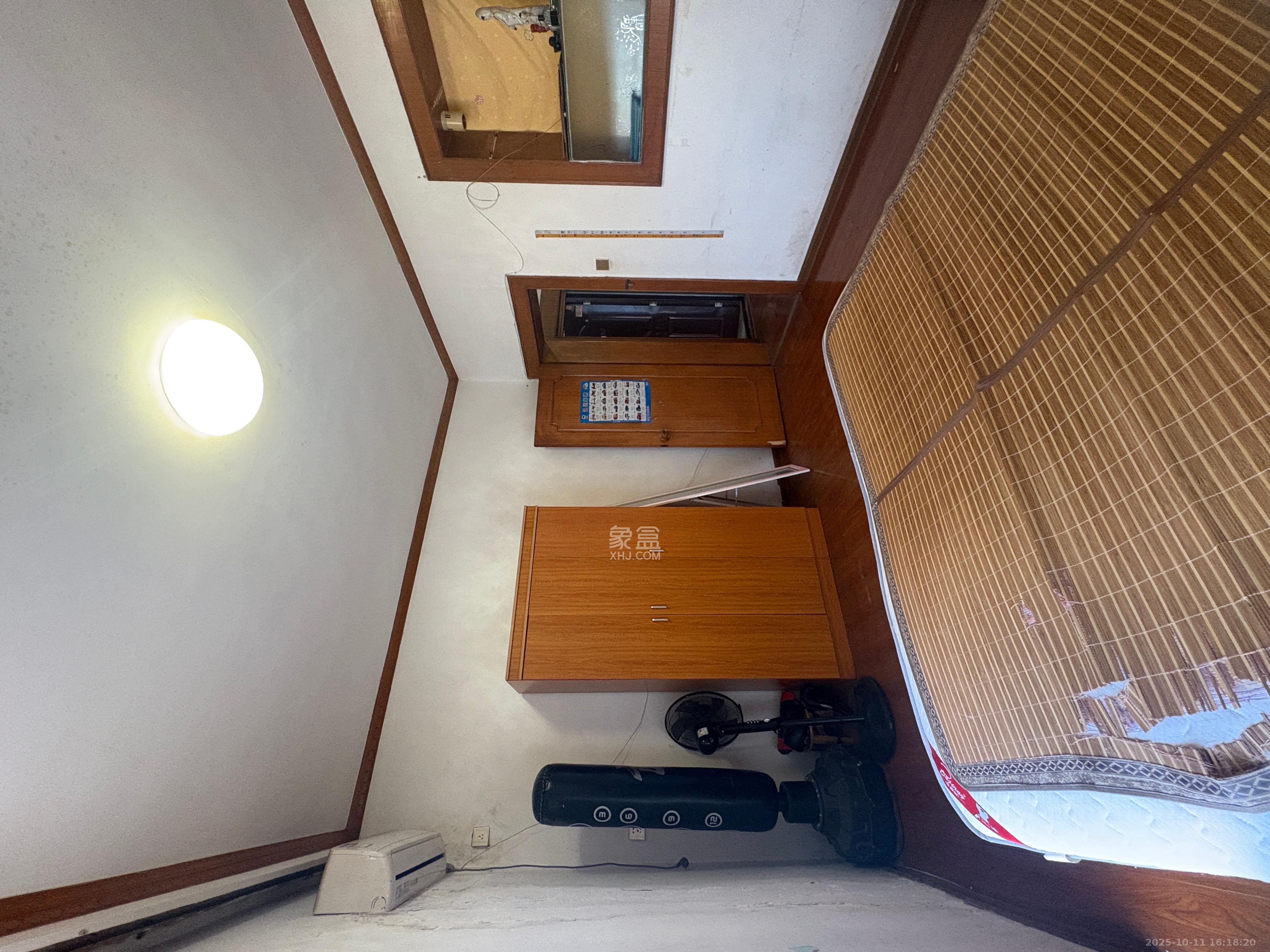 下工商银行宿舍 2室1厅1卫 1700.0元/月 下工商银行宿舍 2室1厅1卫 1700.0元/月室内图