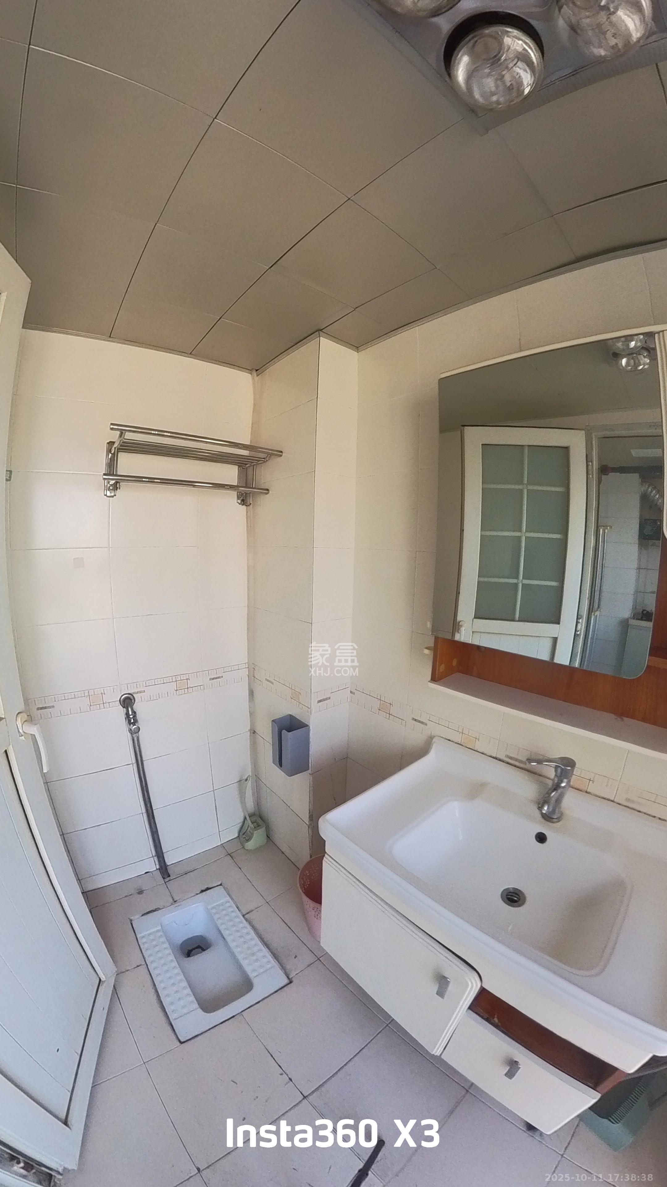 东一国际  1室1厅1卫    1700.0元/月室内图