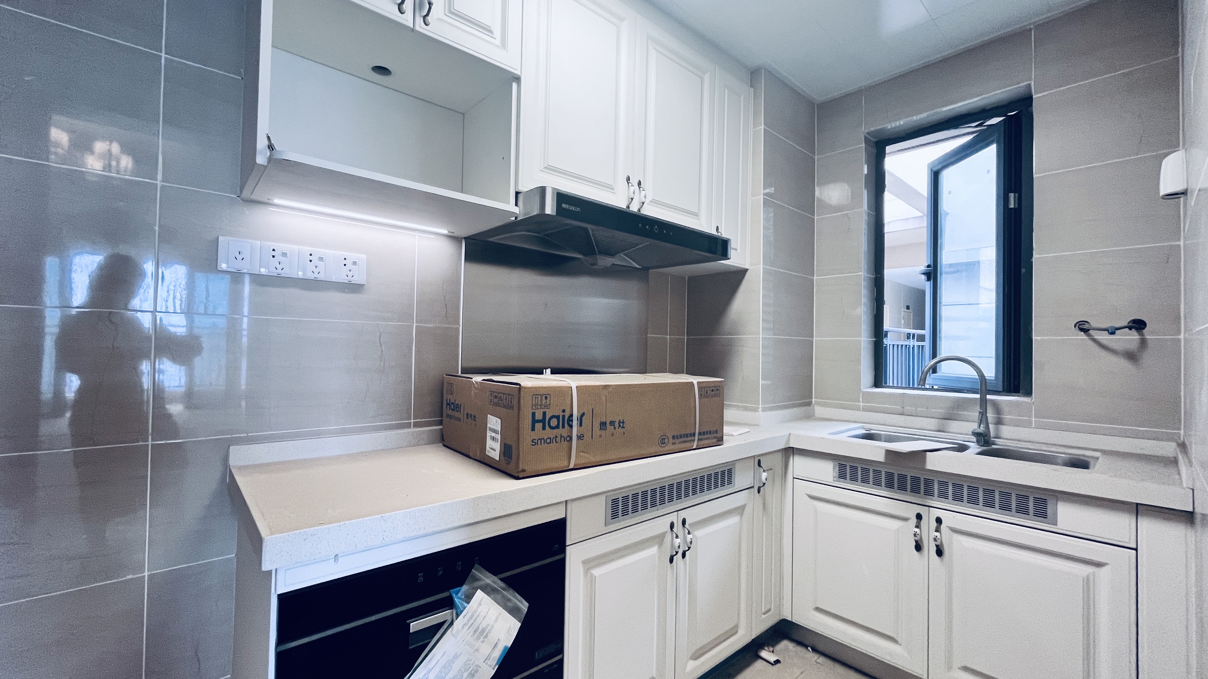 恒大名都  2室2厅1卫    40.0万客厅