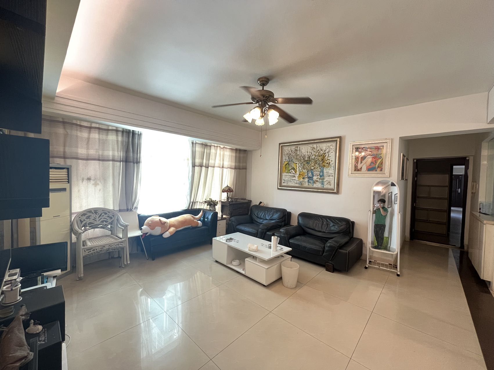 东方文华府  3室2厅2卫    140.0万客厅