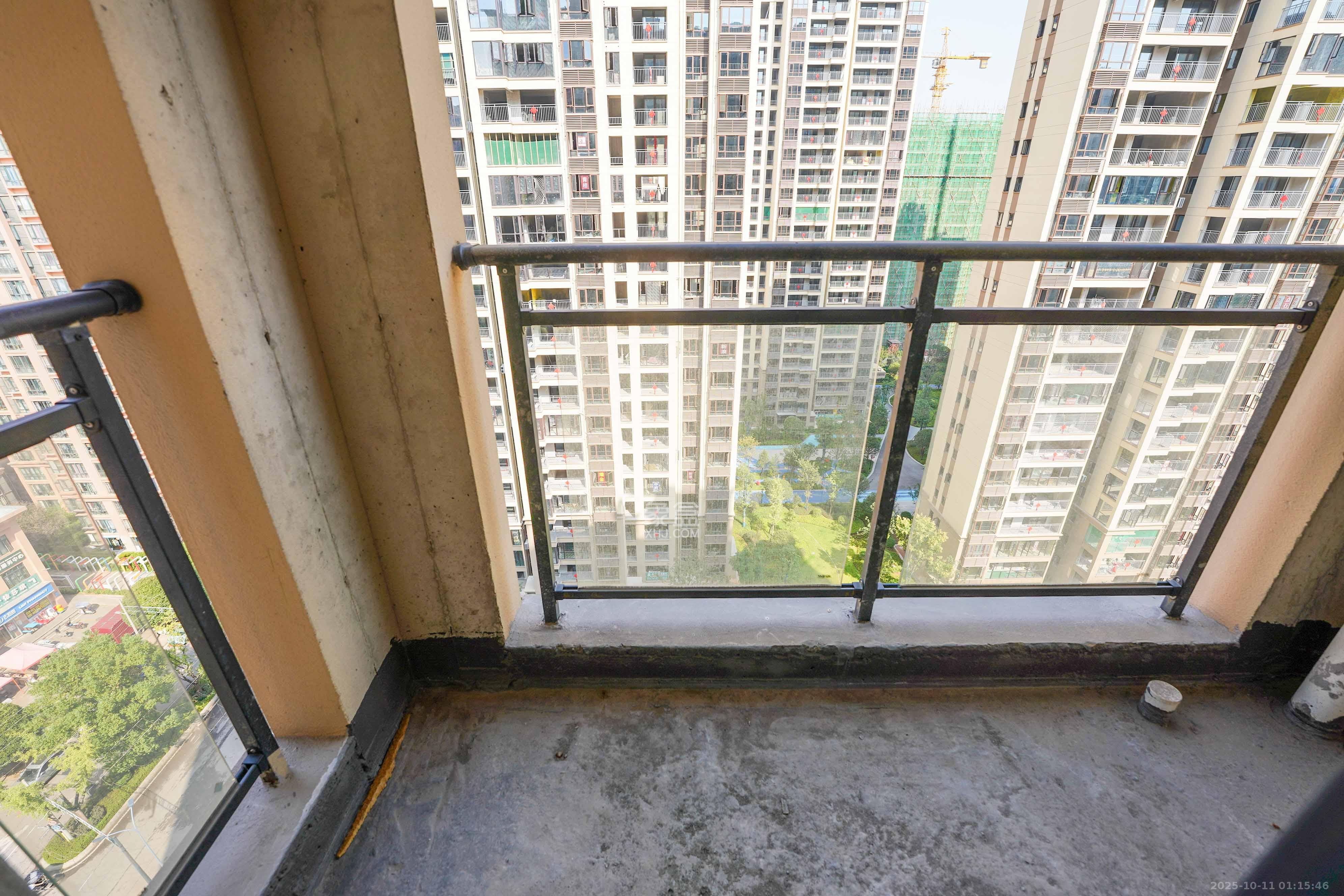 丽发新城 4室2厅2卫 101.6万 丽发新城 4室2厅2卫 101.6万阳台