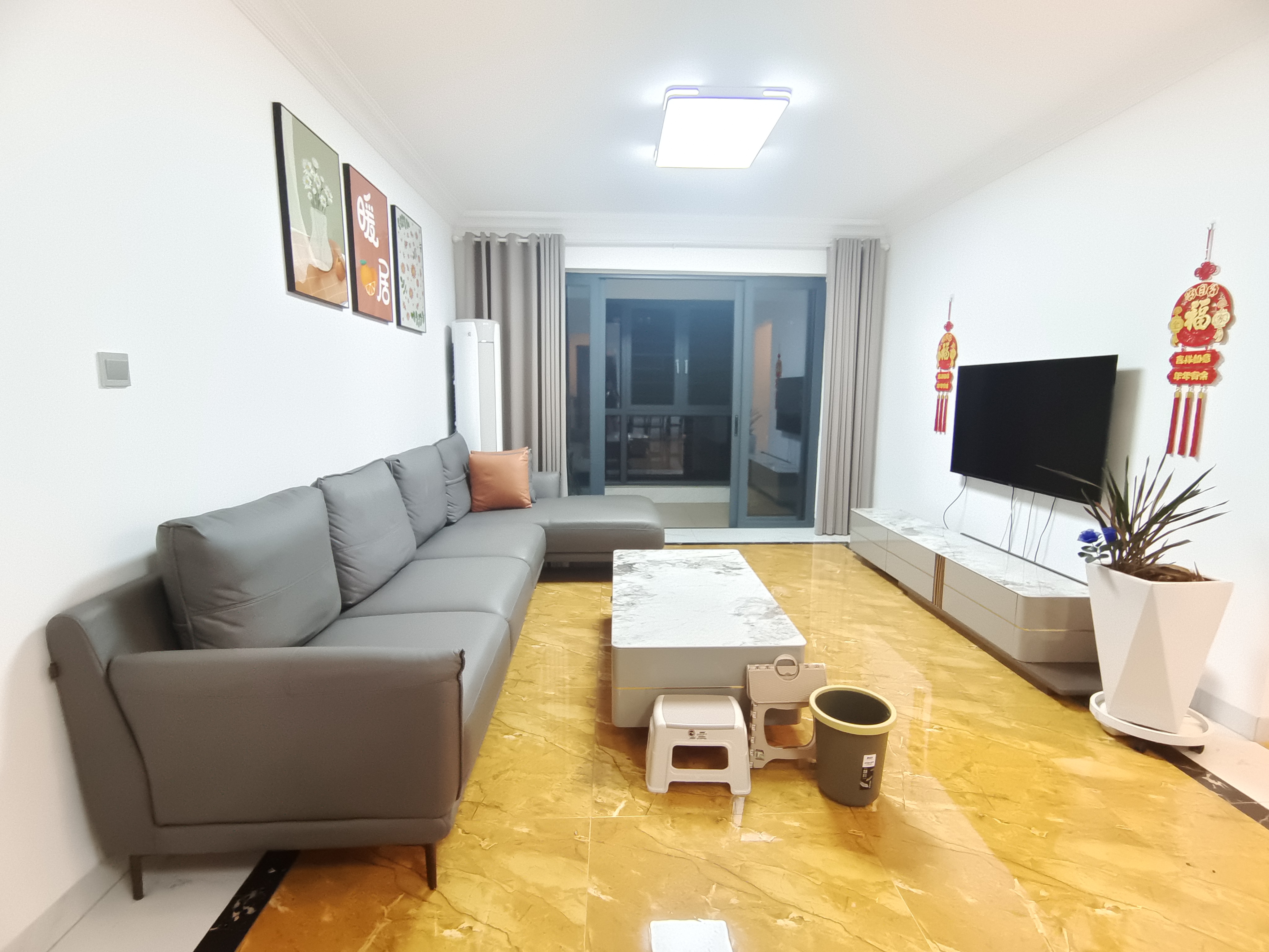 碧桂园梓山府  3室2厅2卫    2000.0元/月