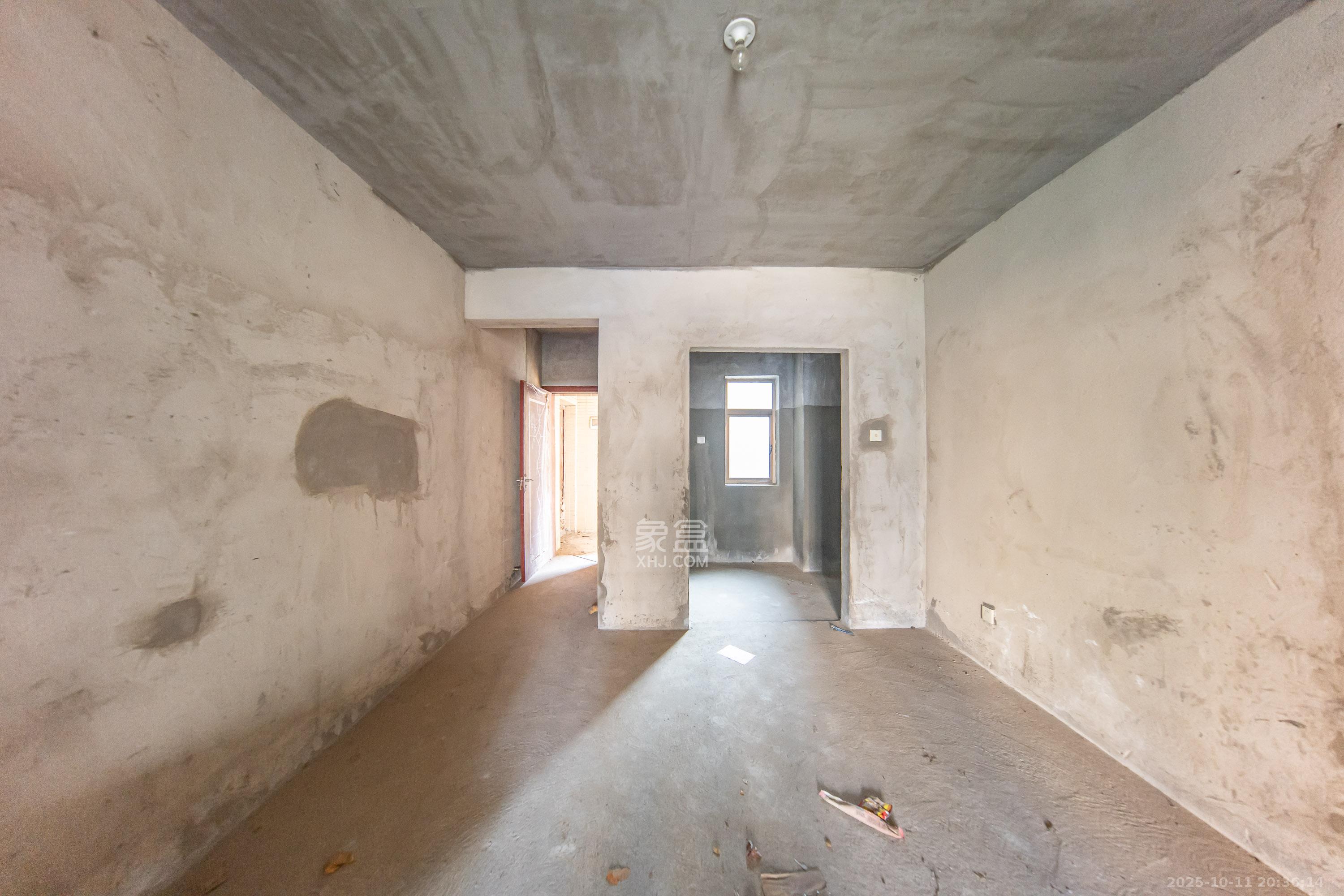 江山帝景哈佛  3室2厅2卫    78.0万客厅