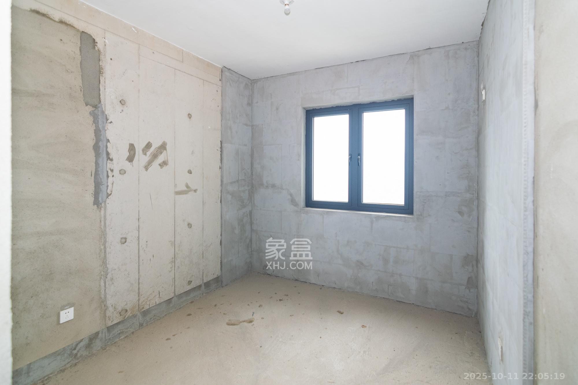 中粮鸿云 4室2厅2卫 80.0万 中粮鸿云 4室2厅2卫 80.0万卧室