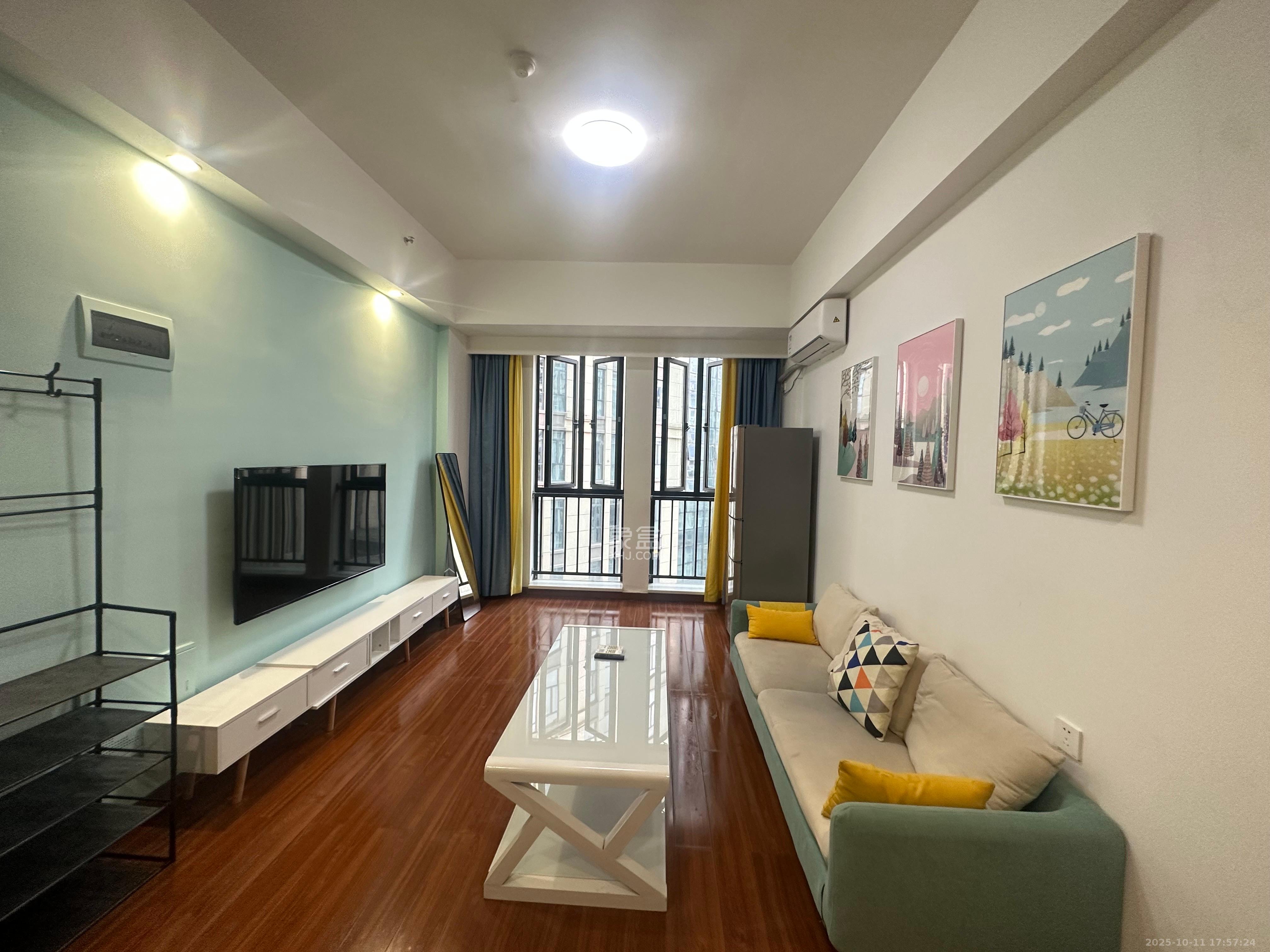 荣泰广场 1室1厅1卫 2000.0元/月 荣泰广场 1室1厅1卫 2000.0元/月室内图