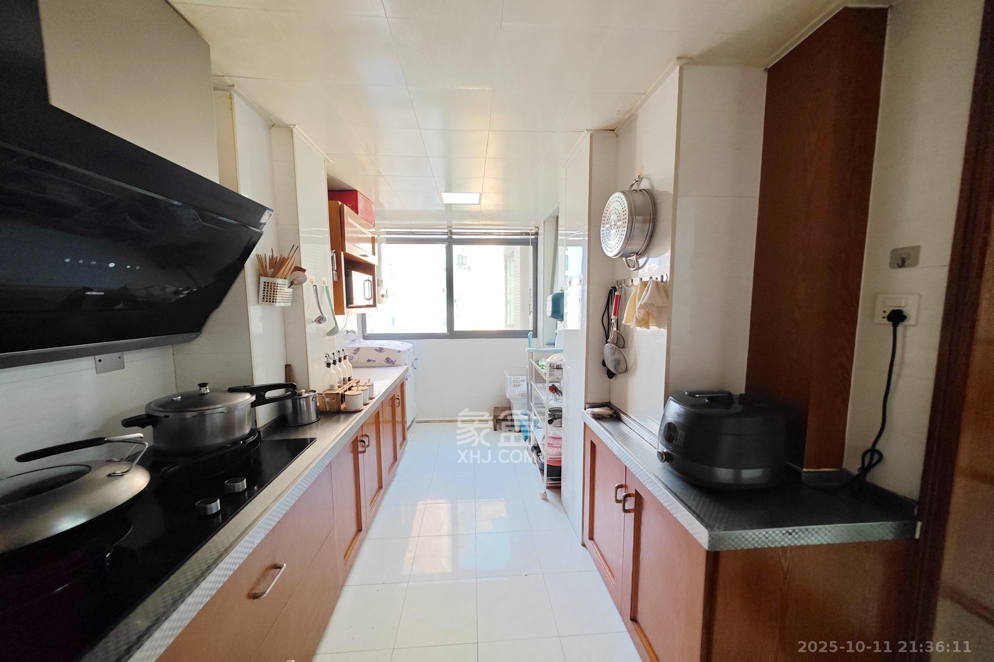 新城新世界一二三期  3室2厅2卫    118.0万厨房