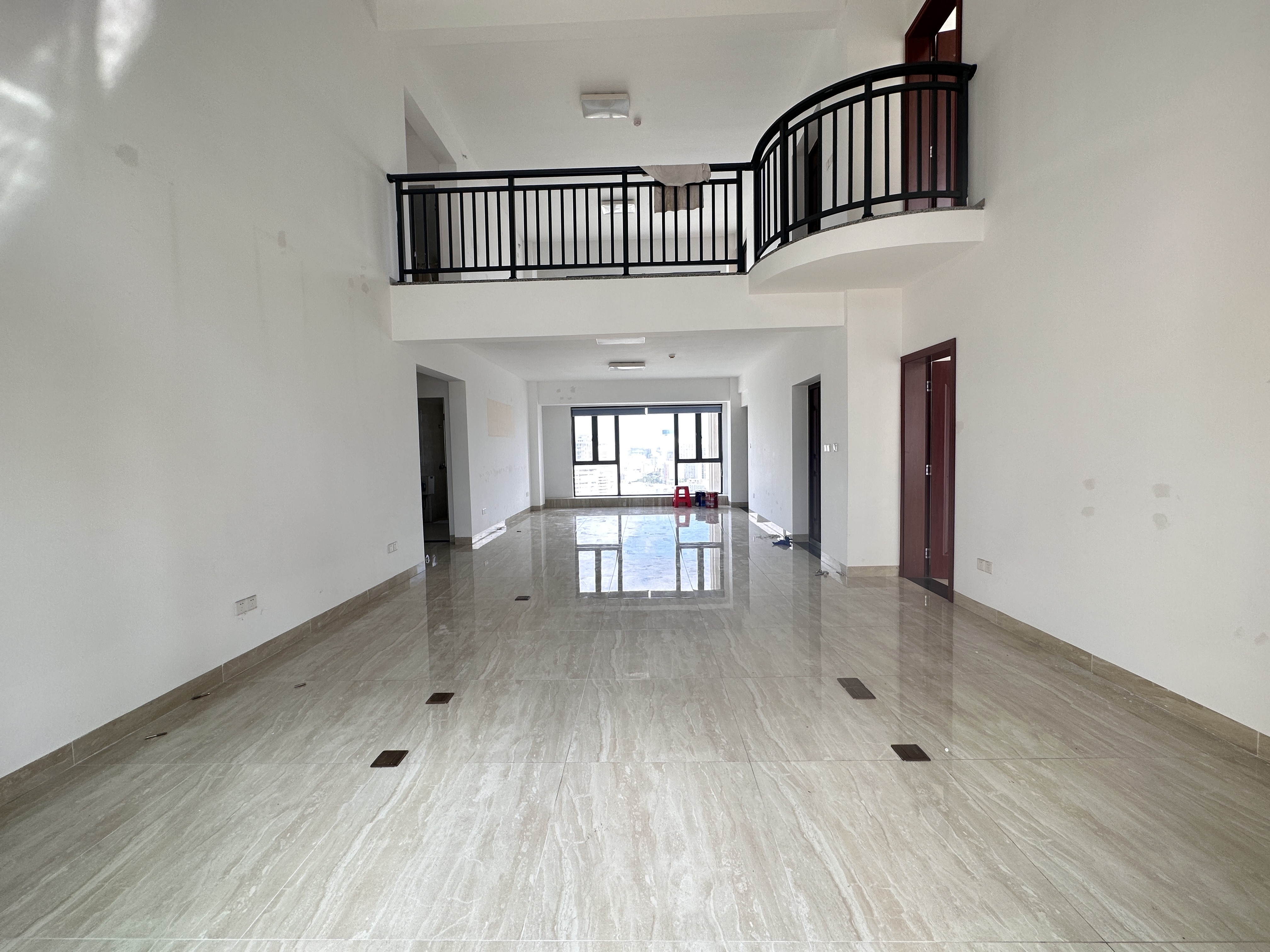 海航豪庭北苑  7室2厅4卫    13000.0元/月室内图1