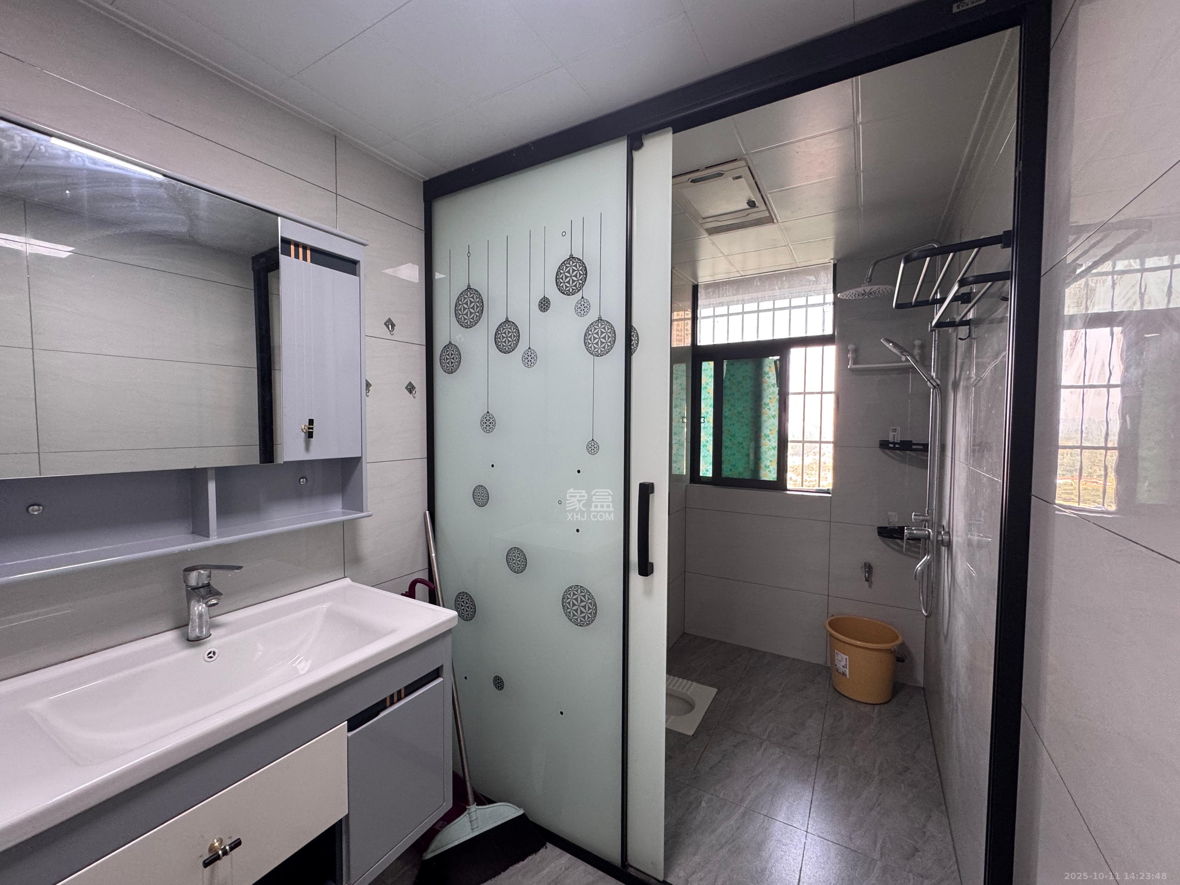 长郡旁牛津街（瑞凯滨江雅苑）  3室2厅1卫    1700.0元/月室内图