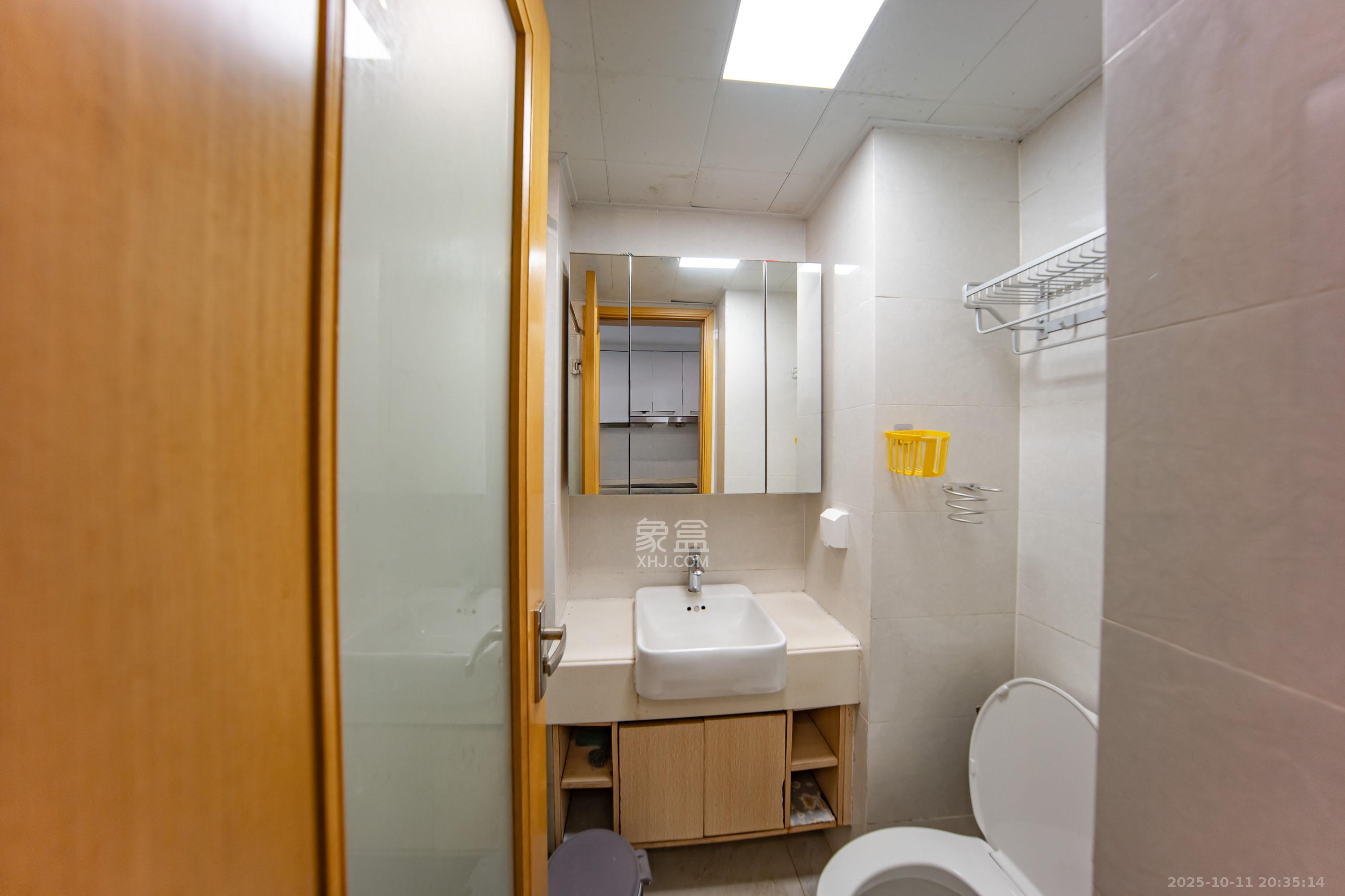 中海国际二期  1室1厅1卫    19.8万卫生间