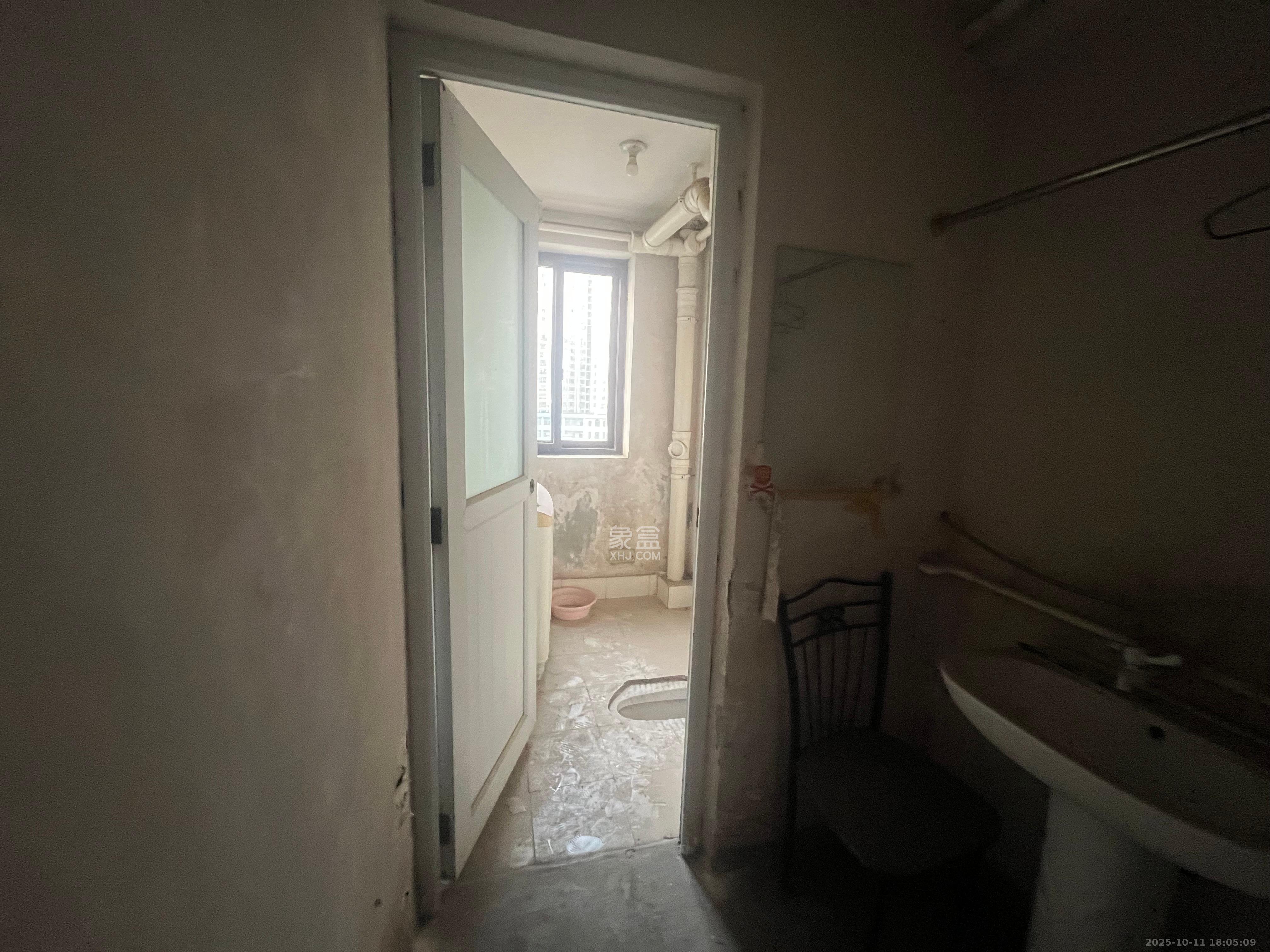 鑫天山水洲城 3室2厅2卫 1600.0元/月 鑫天山水洲城 3室2厅2卫 1600.0元/月室内图