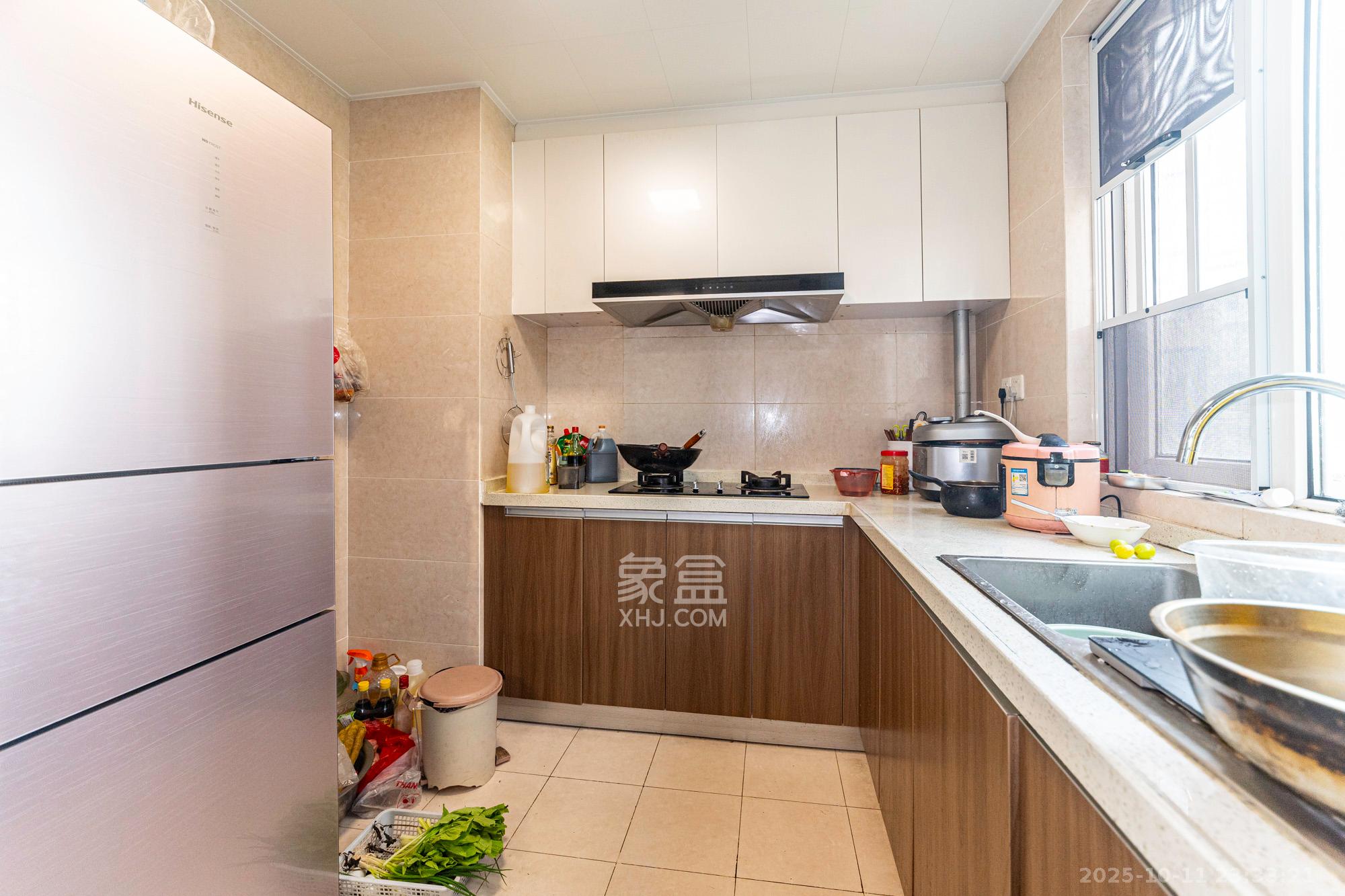 保利香槟国际 4室2厅2卫 130.0万 保利香槟国际 4室2厅2卫 130.0万厨房