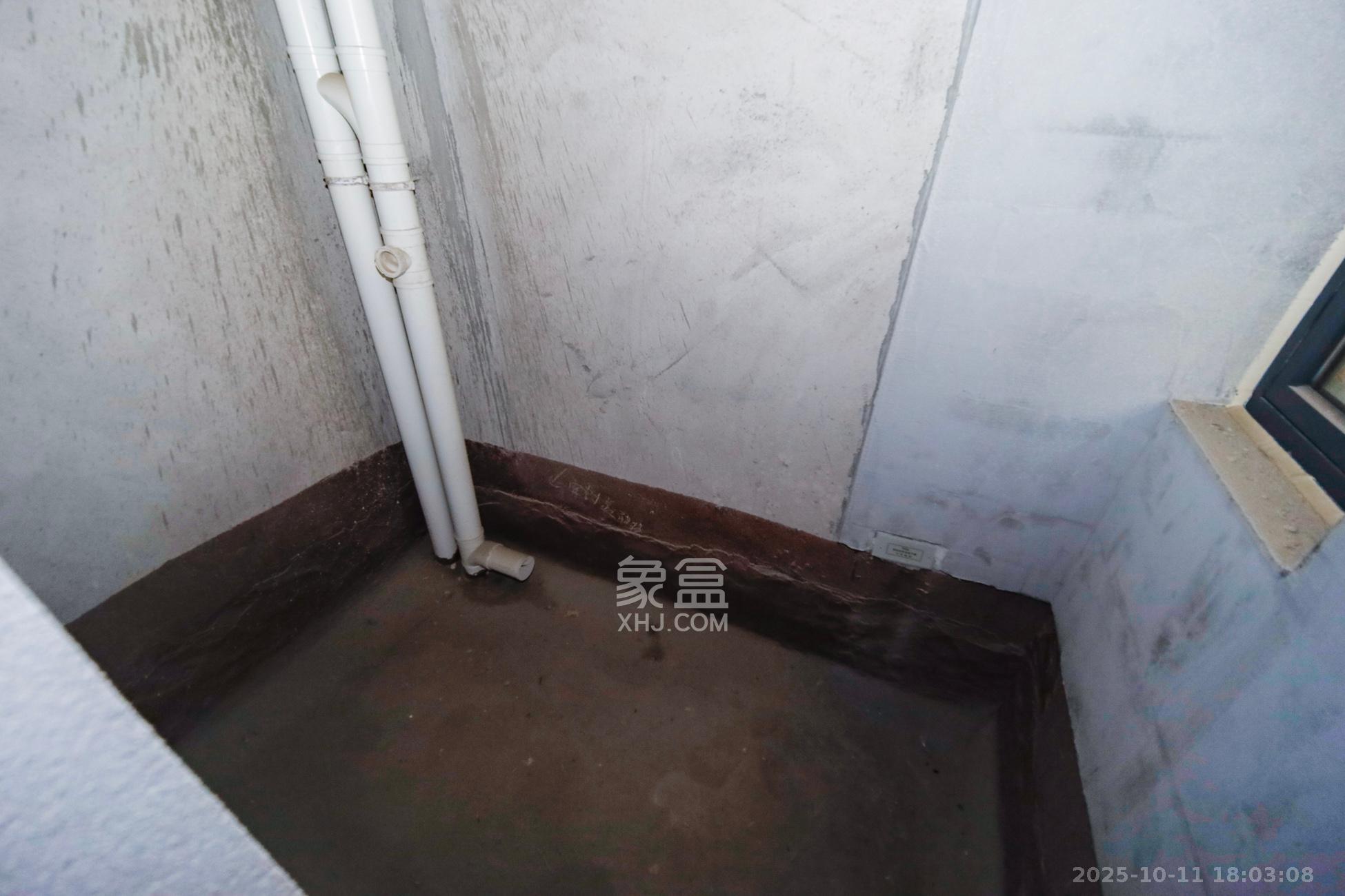 中煤和悦府  4室2厅1卫    170.0万卫生间