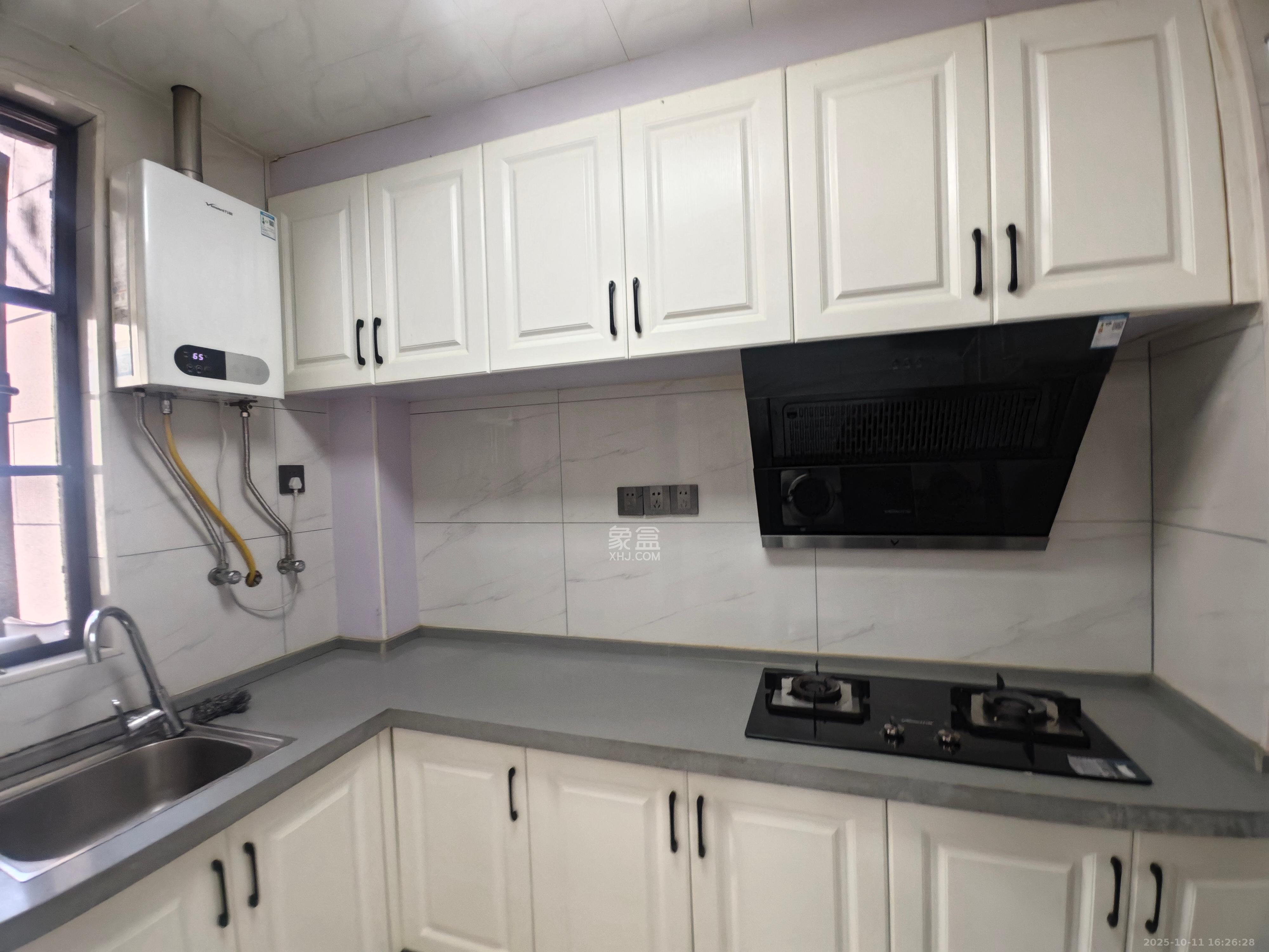 卓越浅水湾  4室2厅2卫    3000.0元/月室内图