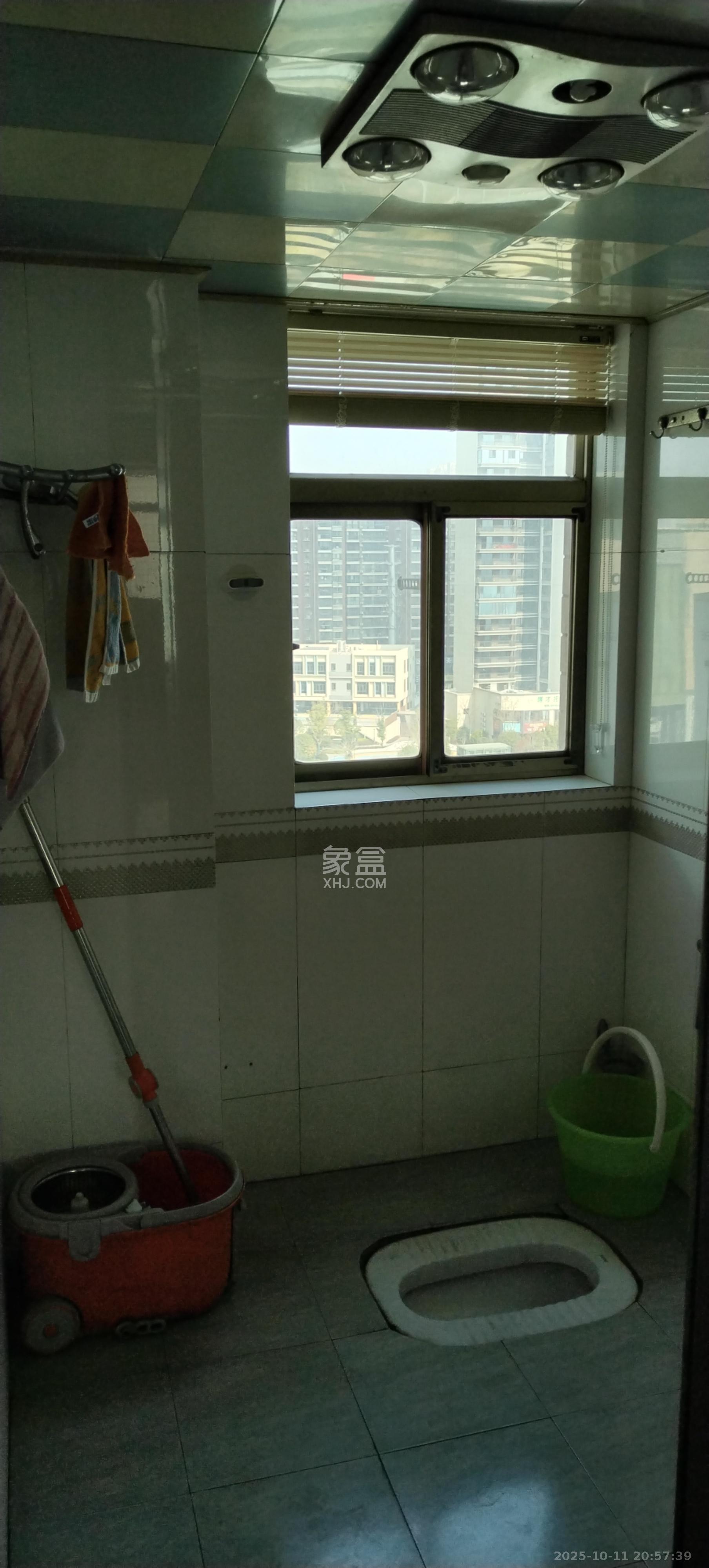 莲湖大厦 3室2厅2卫 2200.0元/月 莲湖大厦 3室2厅2卫 2200.0元/月室内图