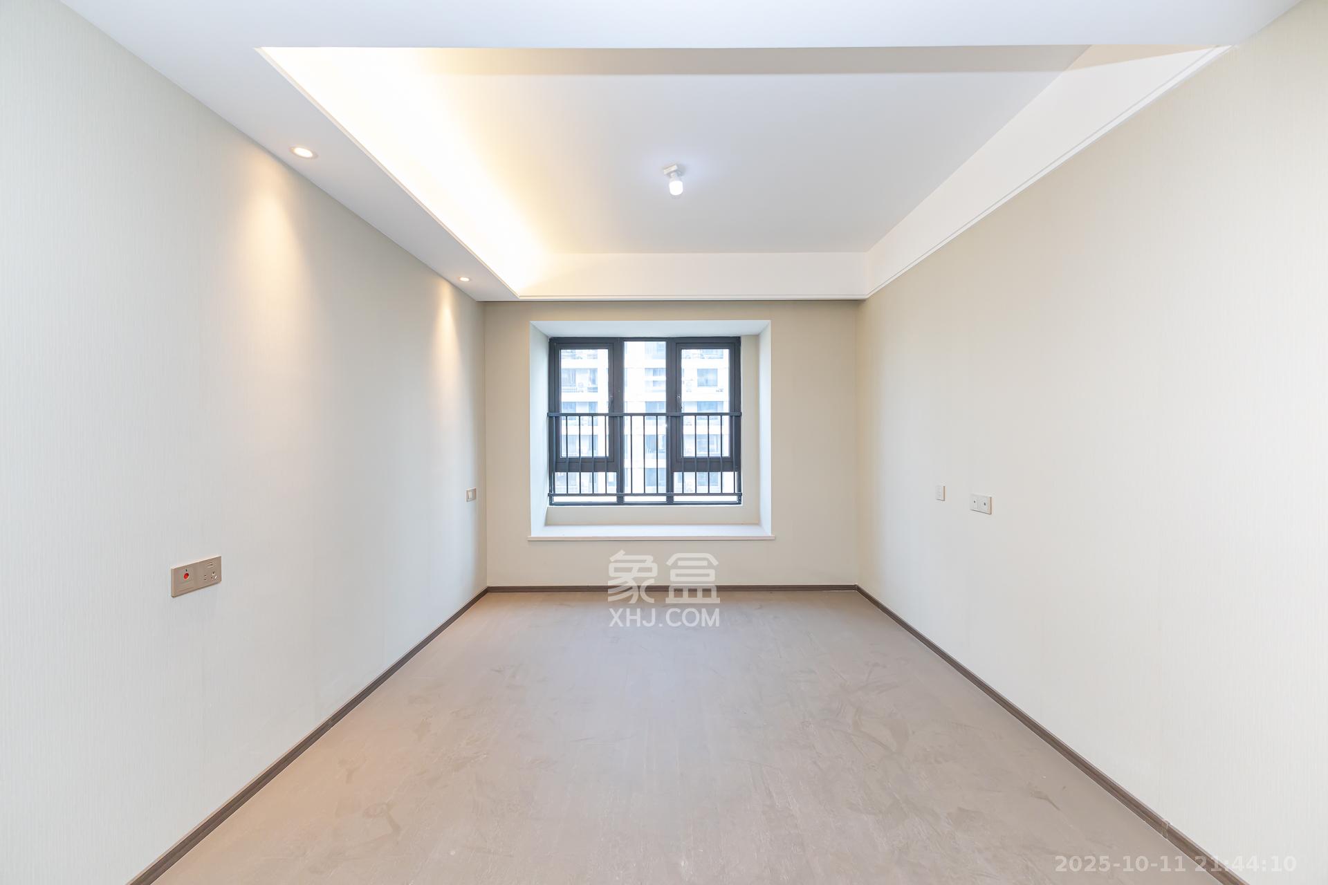 龙湖翠湖壹号  1室0厅0卫    132.0万卧室