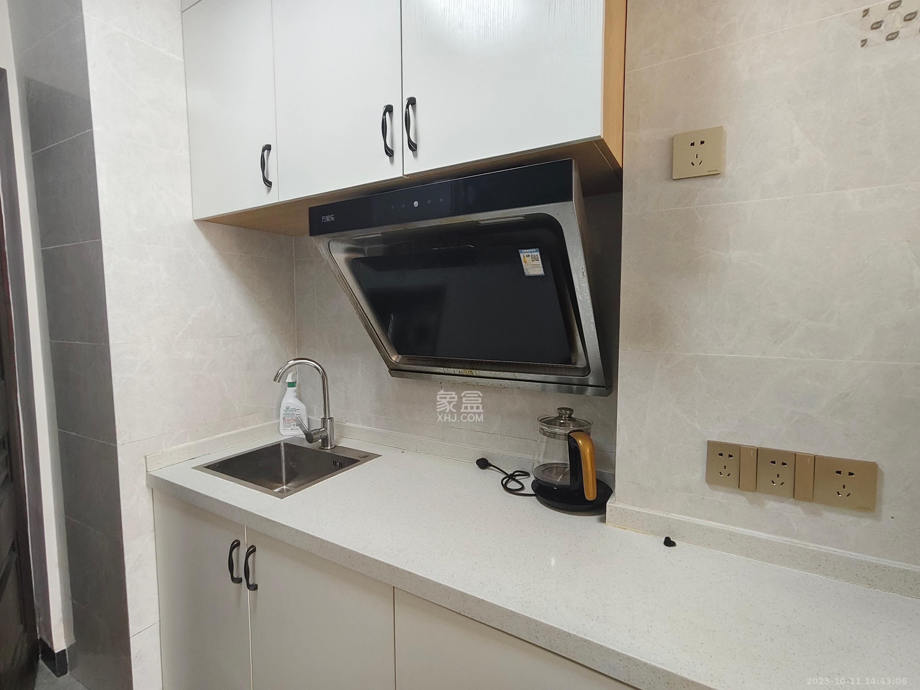 钱隆世家  1室1厅1卫    1400.0元/月 钱隆世家  1室1厅1卫    1400.0元/月室内图