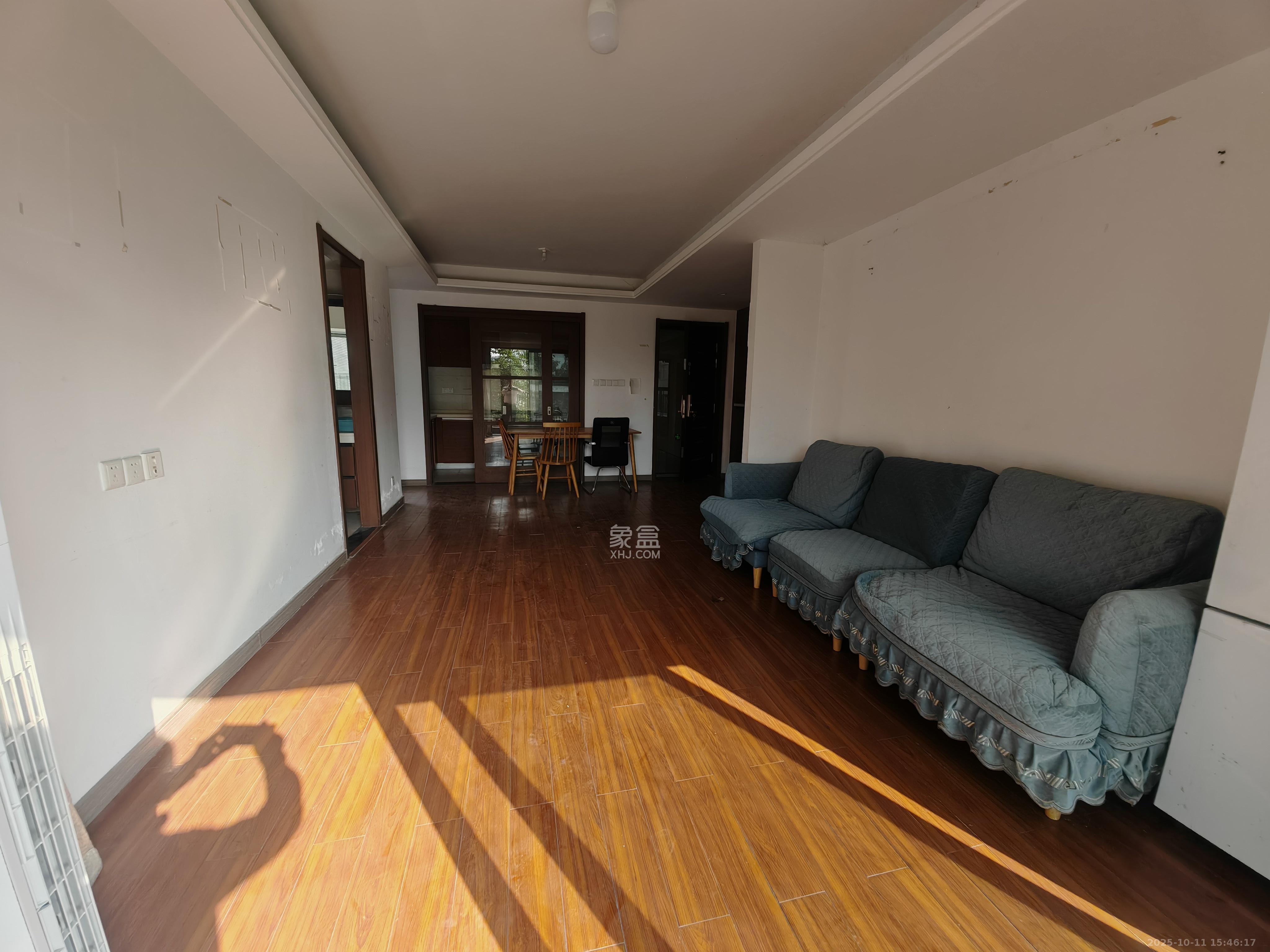 龙湖水晶郦城 3室2厅2卫 3500.0元/月 龙湖水晶郦城 3室2厅2卫 3500.0元/月室内图