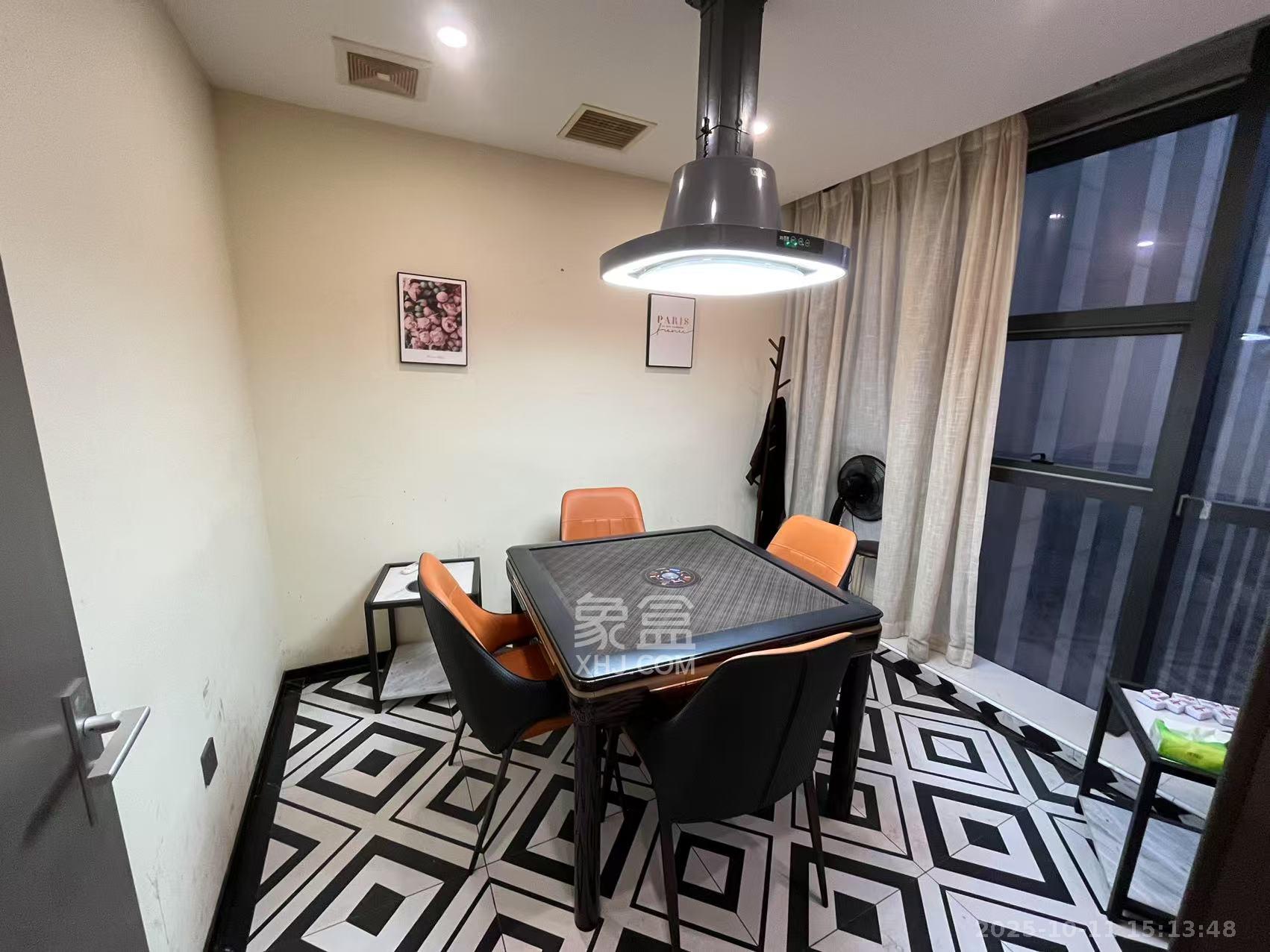 万坤图财富广场  4室1厅4卫    5800.0元/月 万坤图财富广场  4室1厅4卫    5800.0元/月室内图