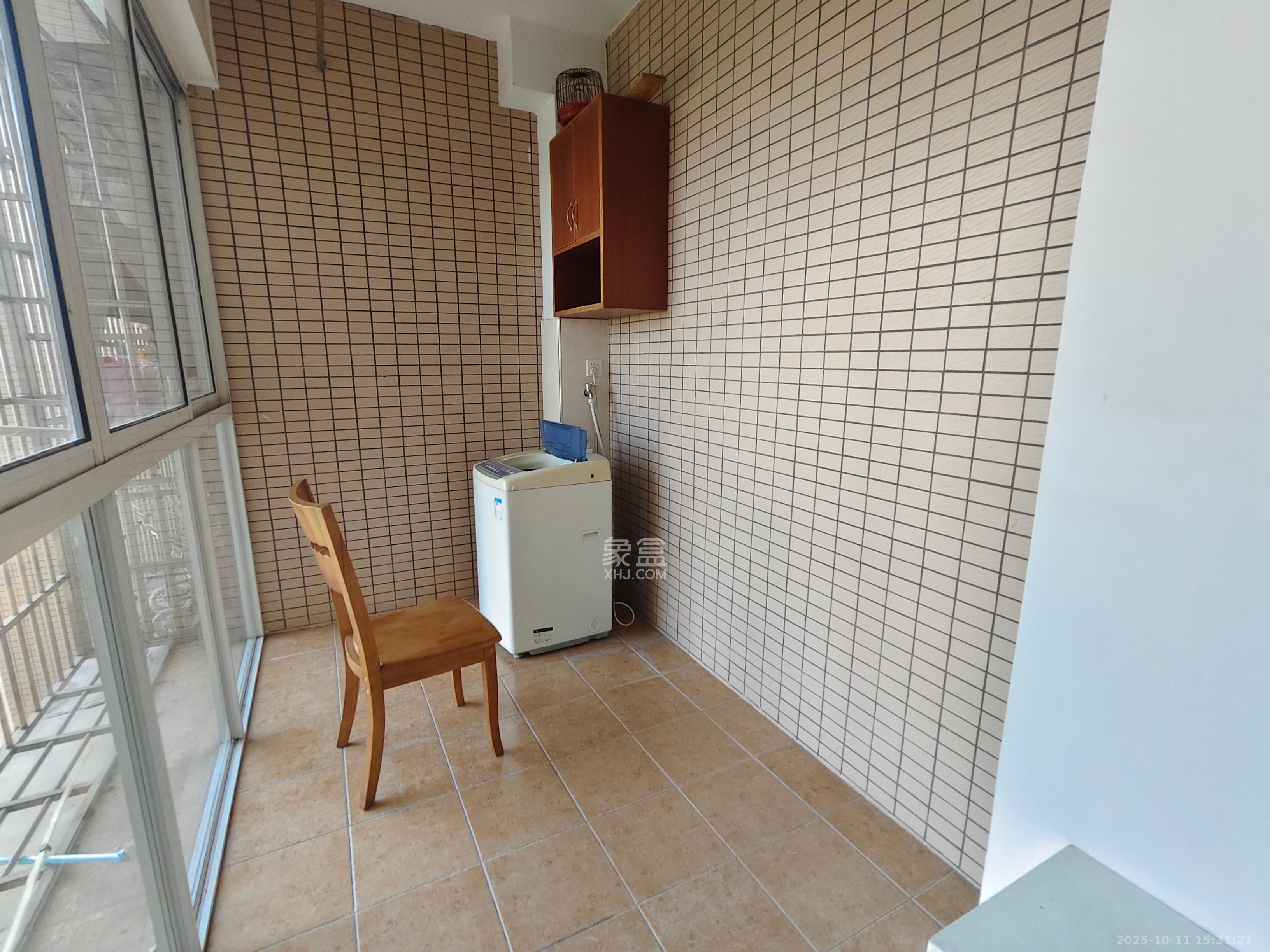 城市山水豪园(山水城市风景)  3室2厅1卫    2200.0元/月 城市山水豪园(山水城市风景)  3室2厅1卫    2200.0元/月室内图