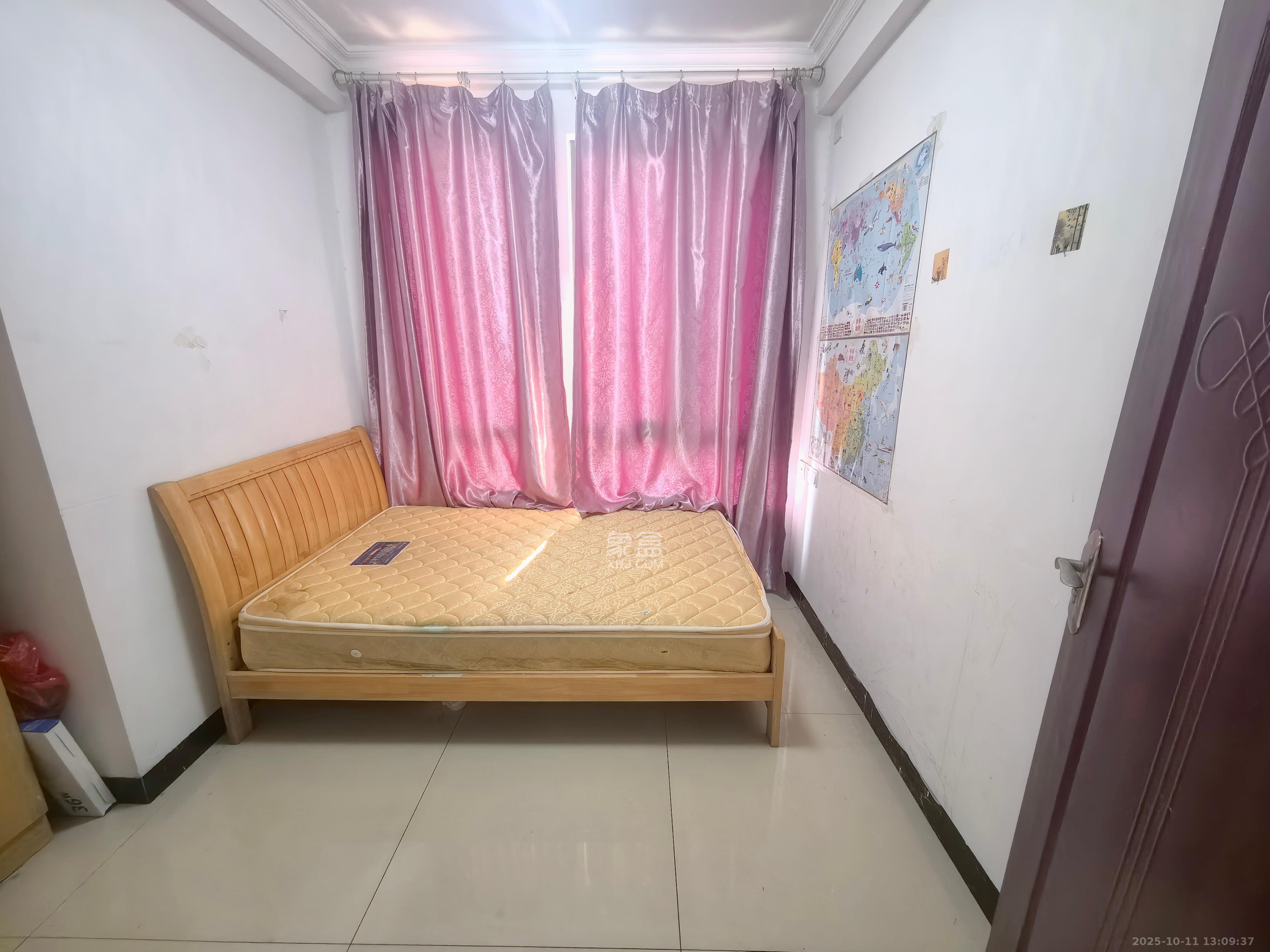 中信凯旋蓝岸（中信新城三期）  3室2厅1卫    1900.0元/月室内图