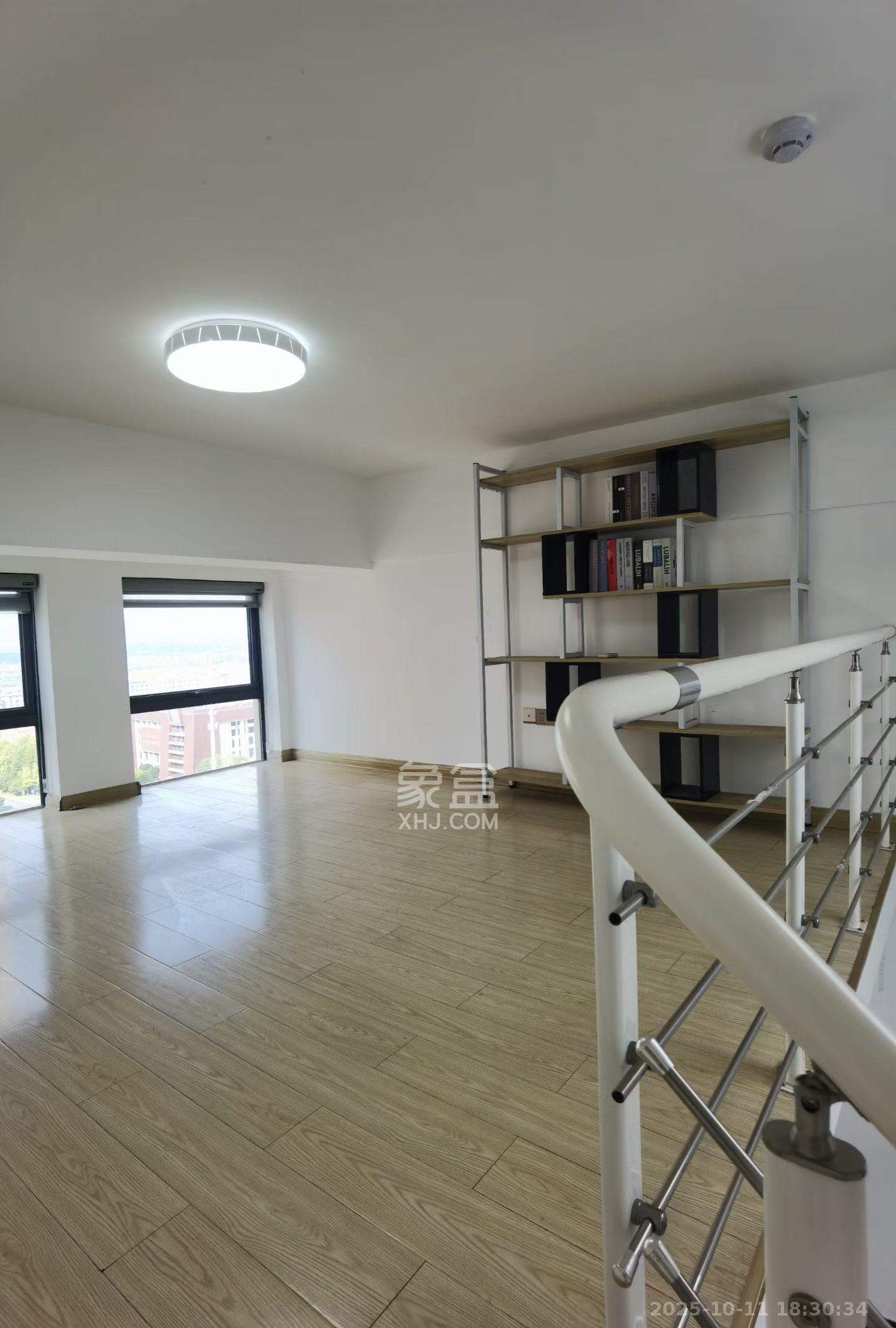 华润置地广场二期  1室1厅1卫    1600.0元/月室内图