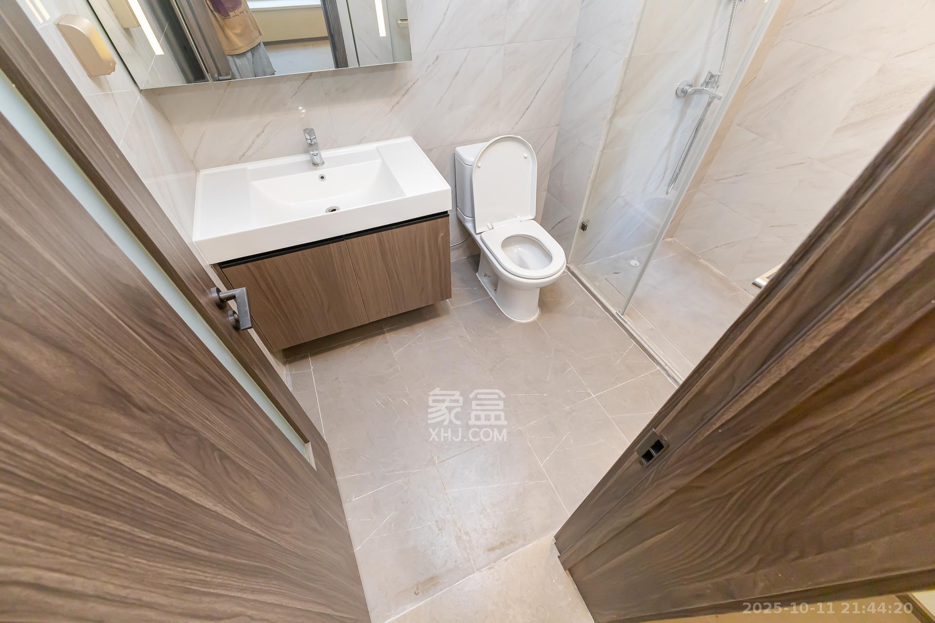 龙湖翠湖壹号  1室0厅0卫    132.0万卫生间