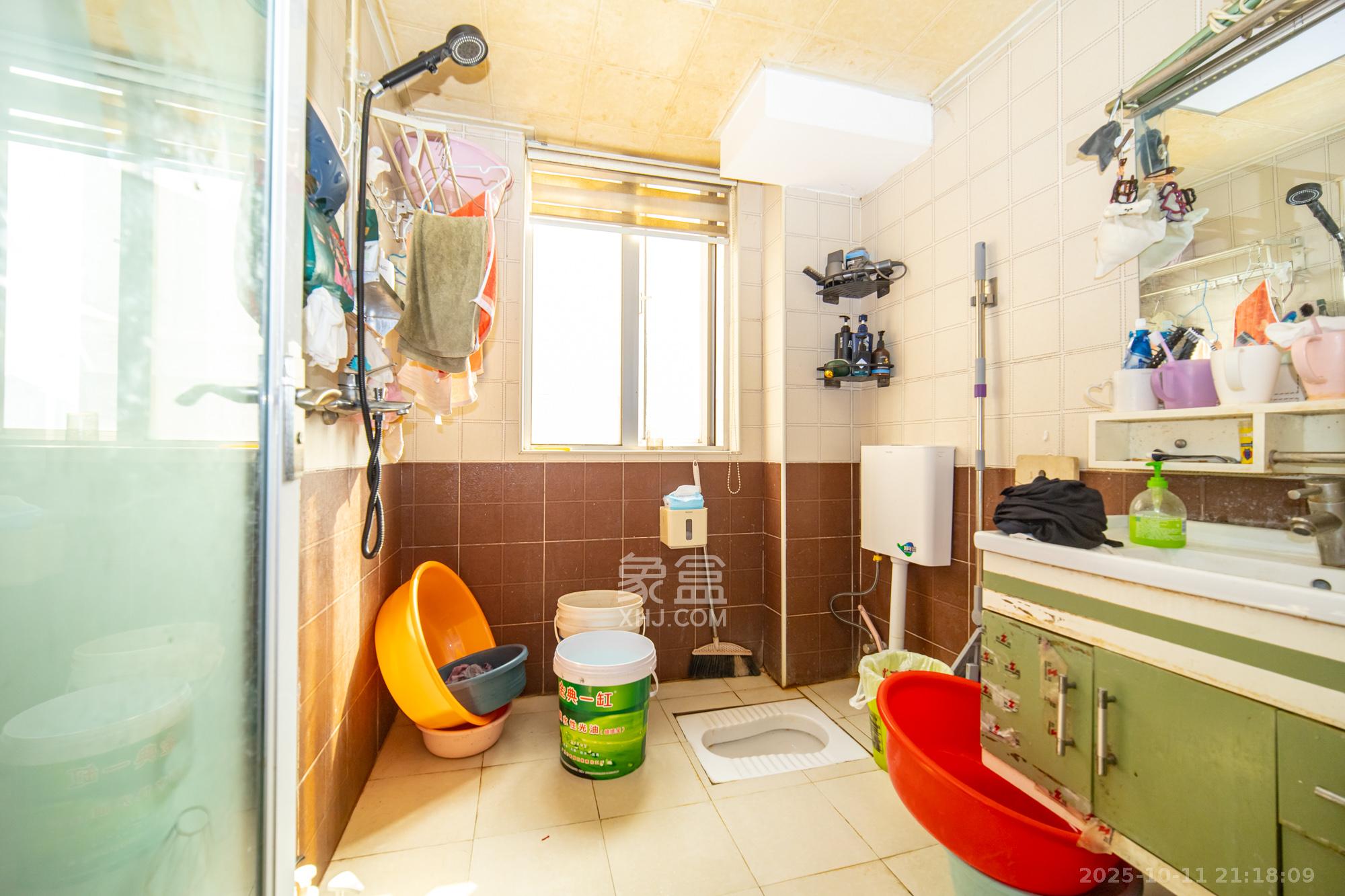 恒广国际景园一二区  2室2厅1卫    54.0万卫生间