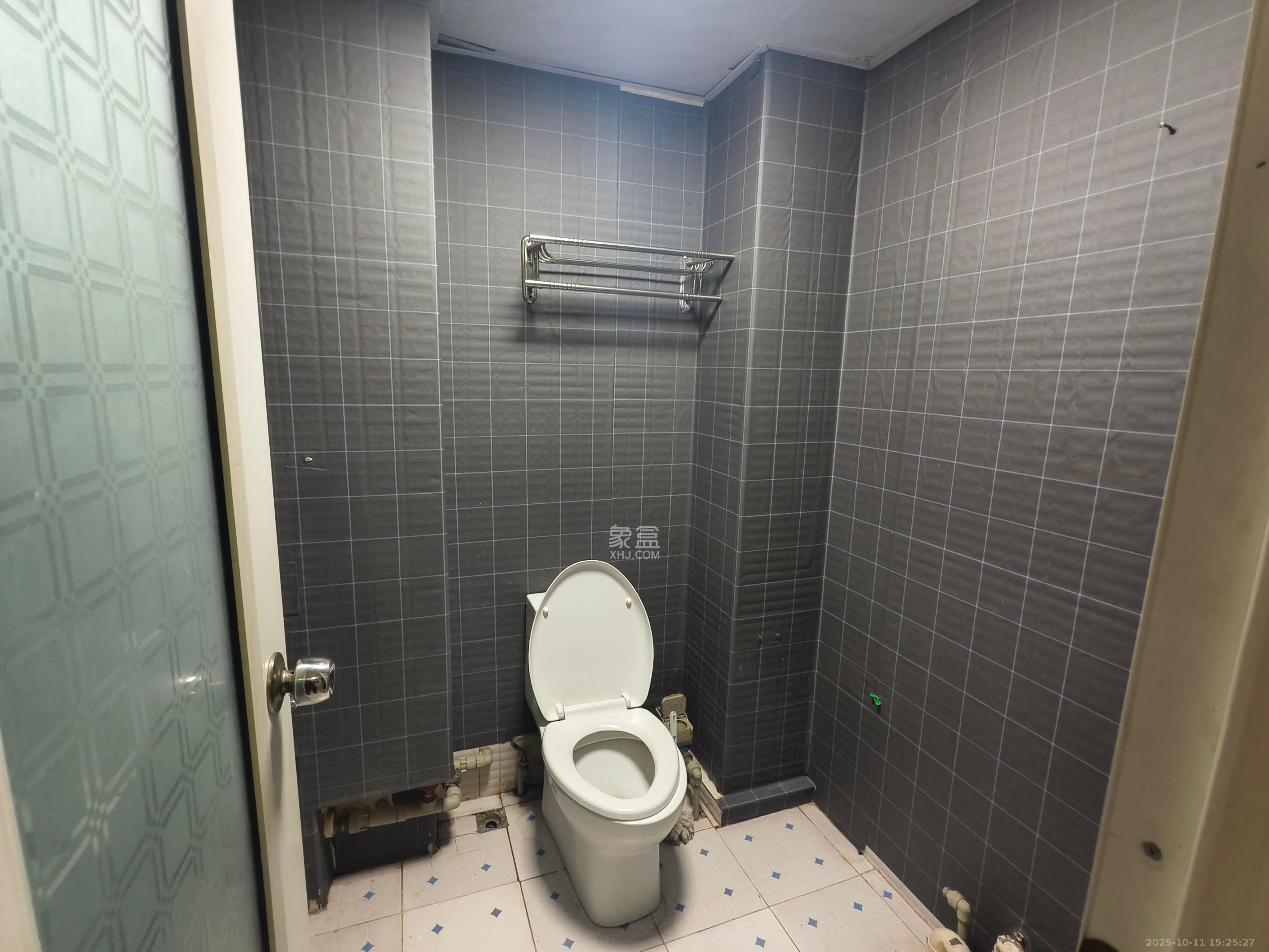 七彩丽都 1室1厅1卫 2000.0元/月 七彩丽都 1室1厅1卫 2000.0元/月室内图