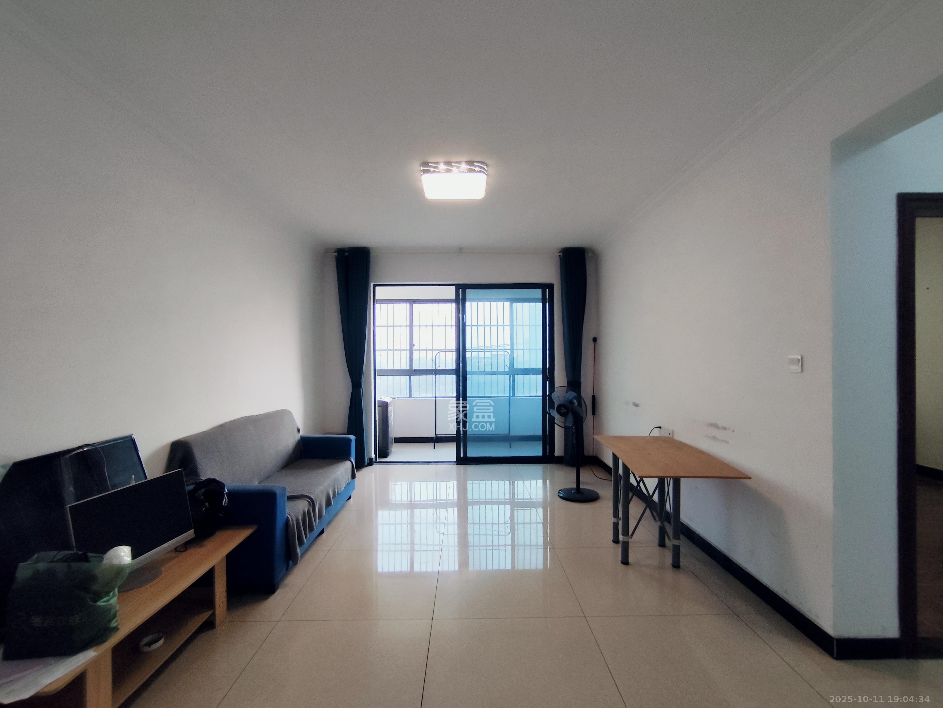 辉宏橄榄城  3室2厅1卫    1700.0元/月 辉宏橄榄城  3室2厅1卫    1700.0元/月室内图